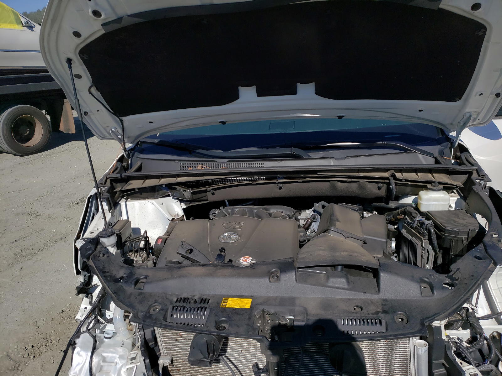 Photo 7 from auction – 2018 TOYOTA HIGHLANDER with VIN 5TDYZRFH7JS280038