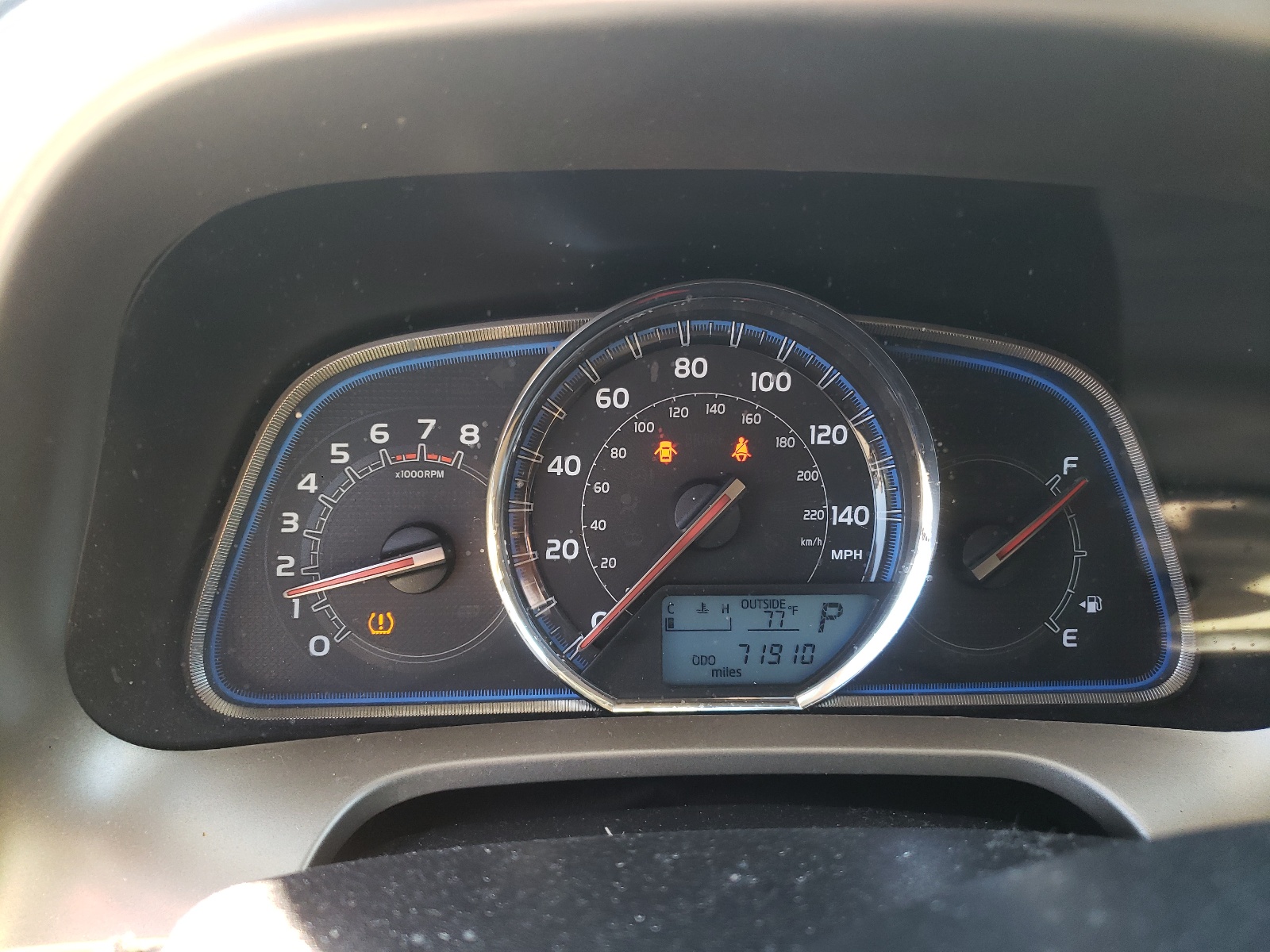 Photo 8 from auction – 2014 TOYOTA RAV4 LIMIT with VIN 2T3YFREV1EW113856
