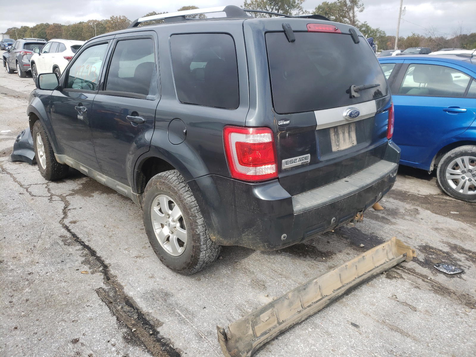 Photo 3 from auction – 2009 FORD ESCAPE LIM with VIN 1FMCU04G09KD03544