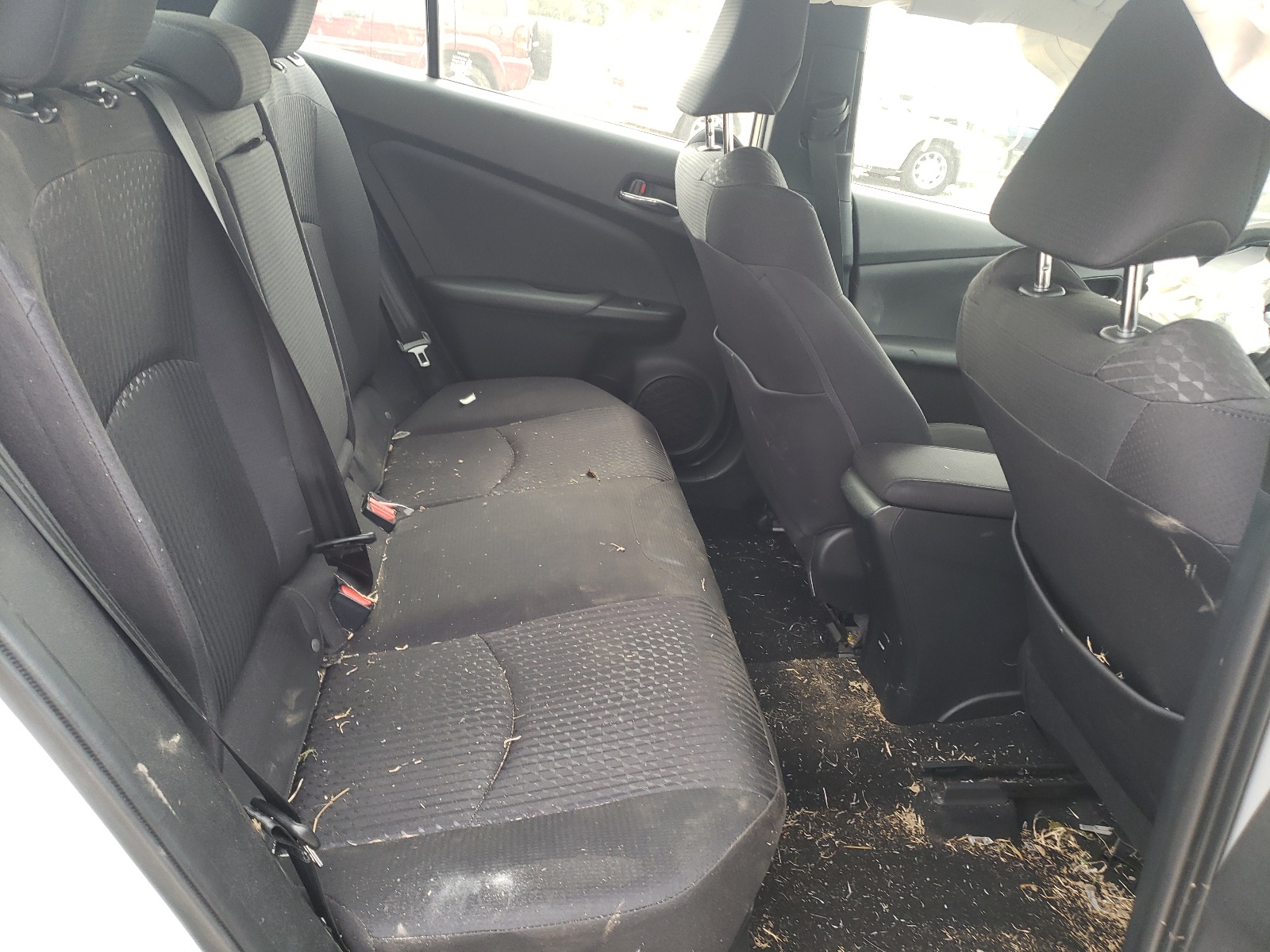 Photo 6 from auction – 2018 TOYOTA PRIUS with VIN JTDKBRFU6J3067686