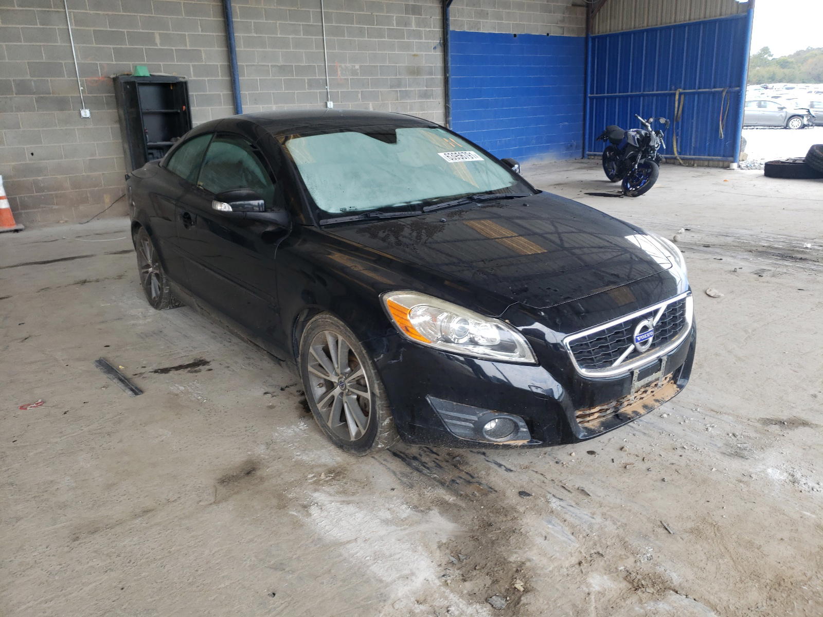 VOLVO C70 T5 2012 with VIN YV1672MC4CJ131334 - Photo from auction