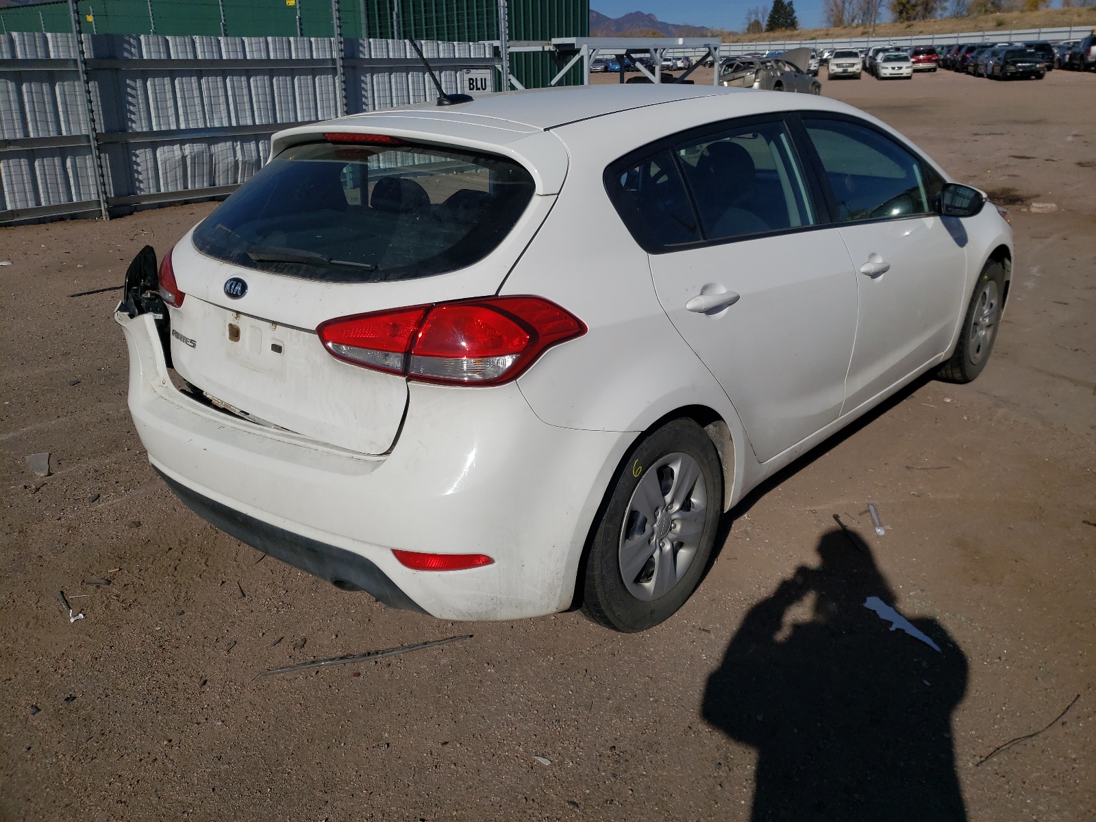 Photo 4 from auction – 2017 KIA FORTE LX with VIN KNAFK5A80H5668849