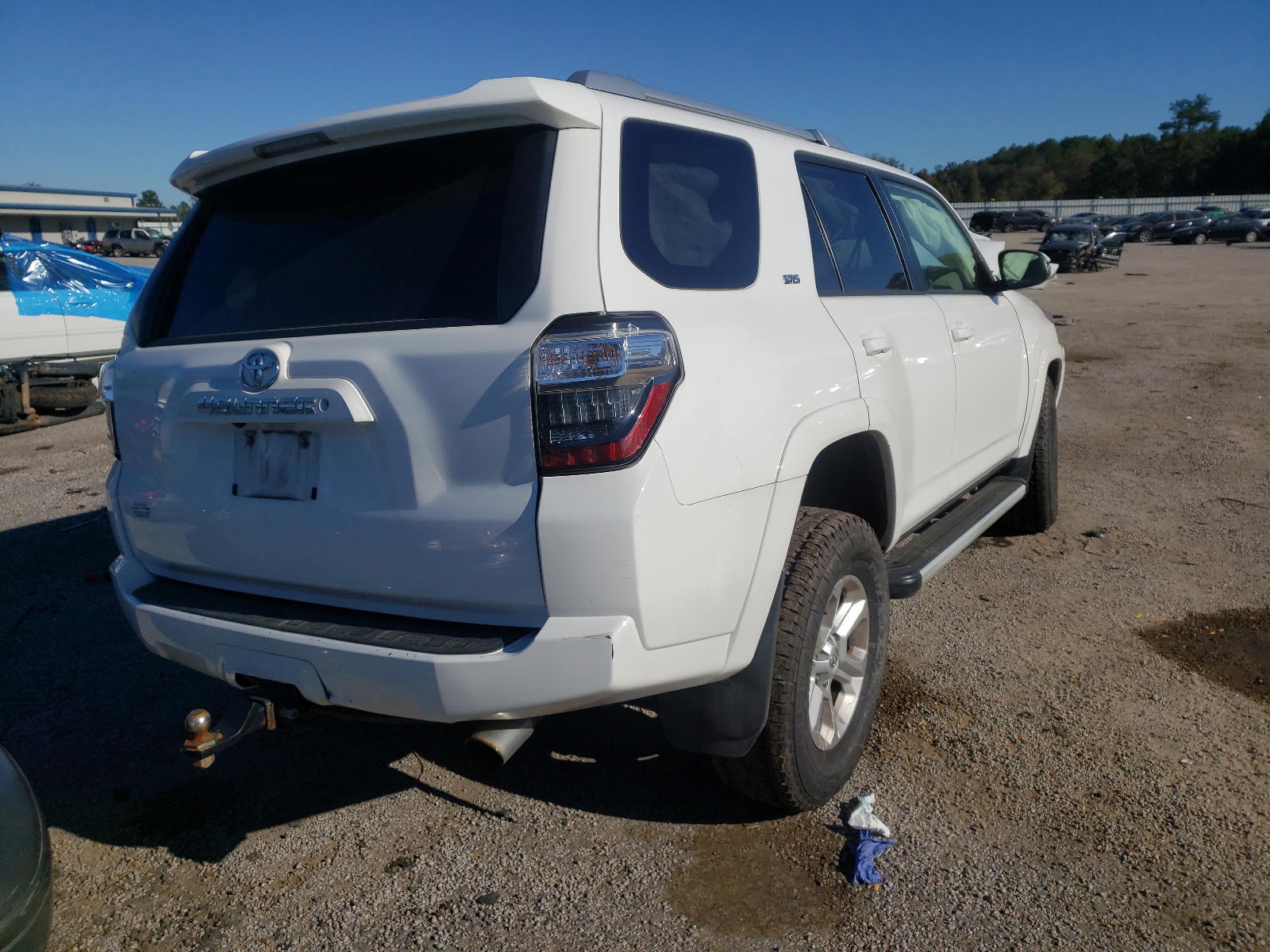Photo 4 from auction – 2014 TOYOTA 4RUNNER SR with VIN JTEBU5JR8E5197898