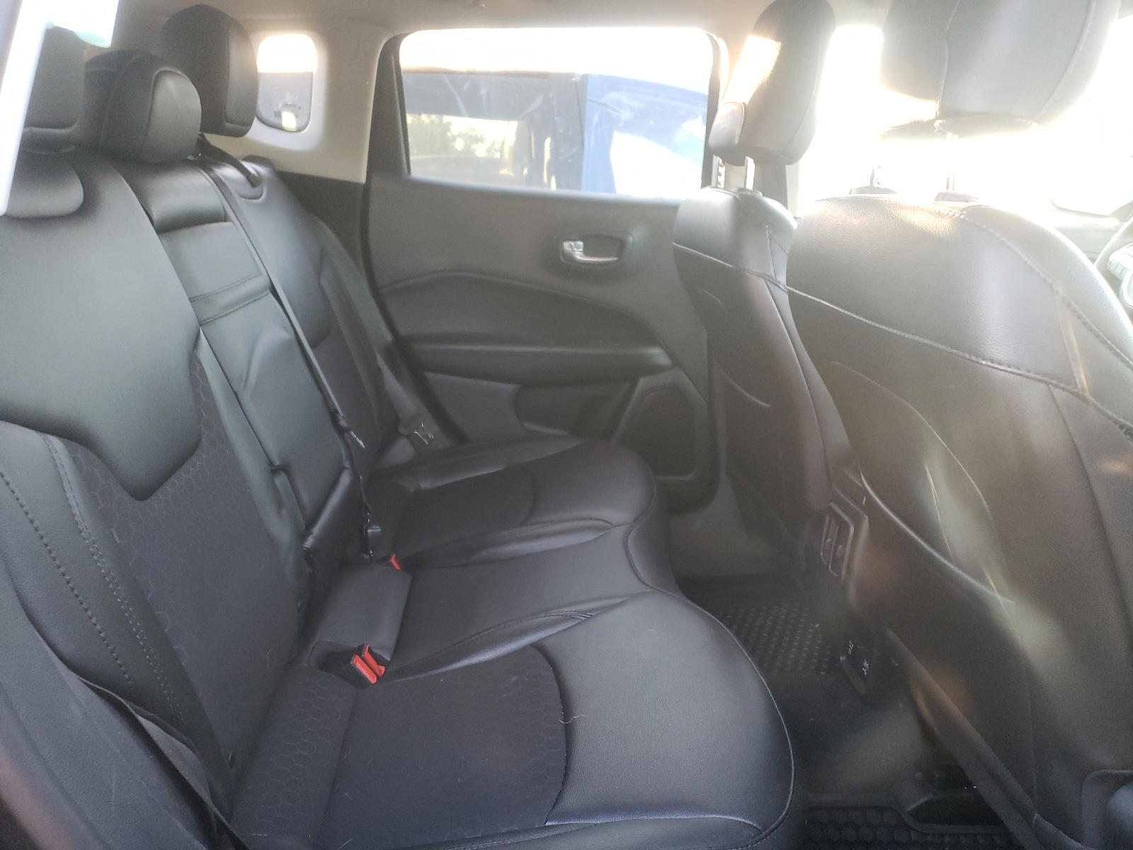 Photo 6 from auction – 2019 JEEP COMPASS LA with VIN 3C4NJDBB0KT682991