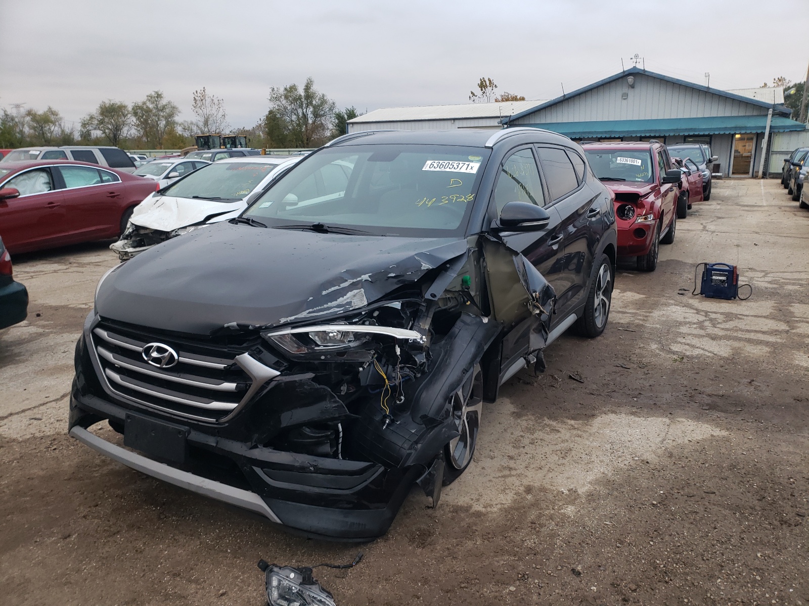 Photo 2 from auction – 2017 HYUNDAI TUCSON LIM with VIN KM8J3CA26HU443928