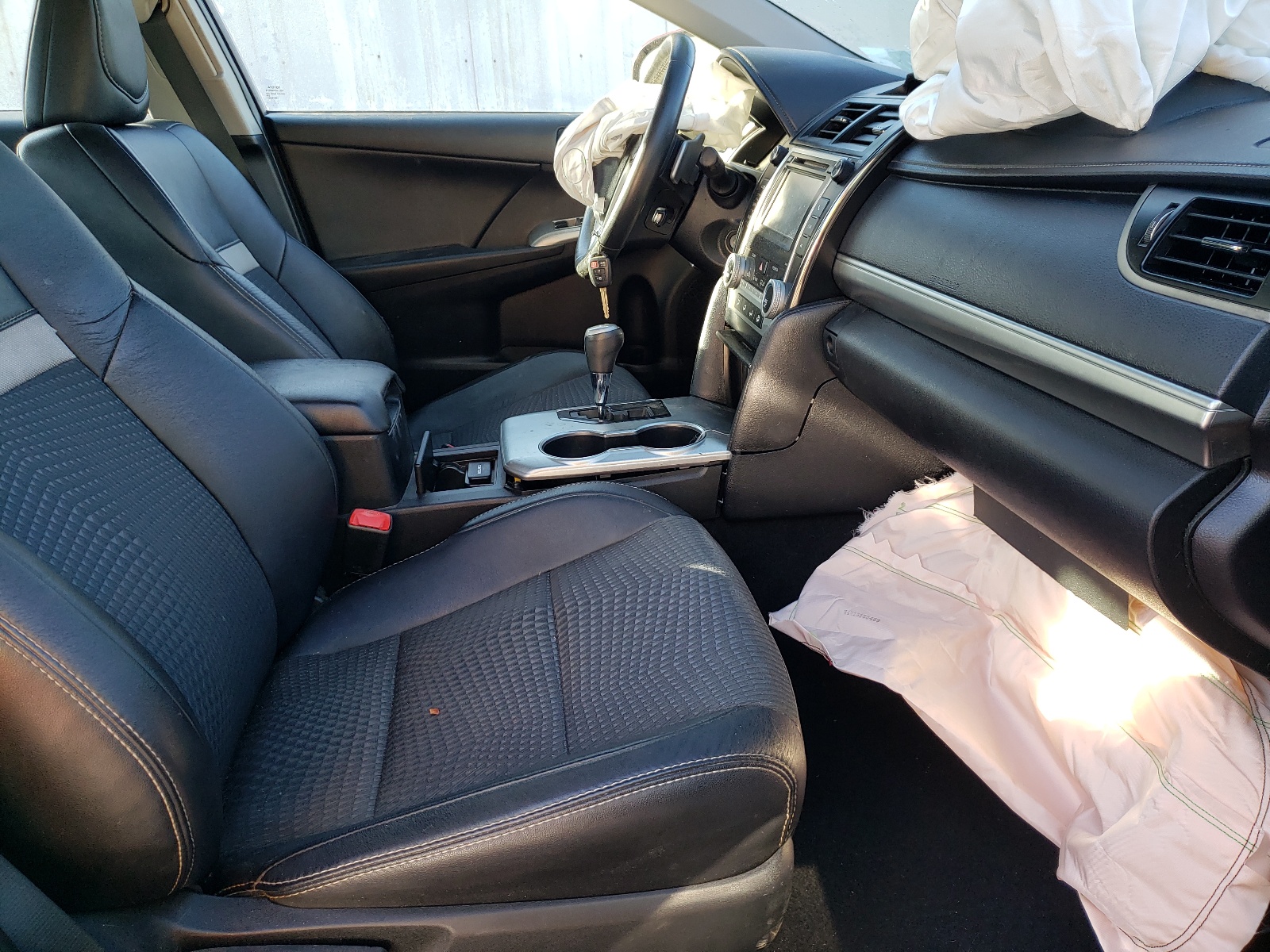 Photo 5 from auction – 2014 TOYOTA CAMRY L with VIN 4T1BF1FKXEU770269