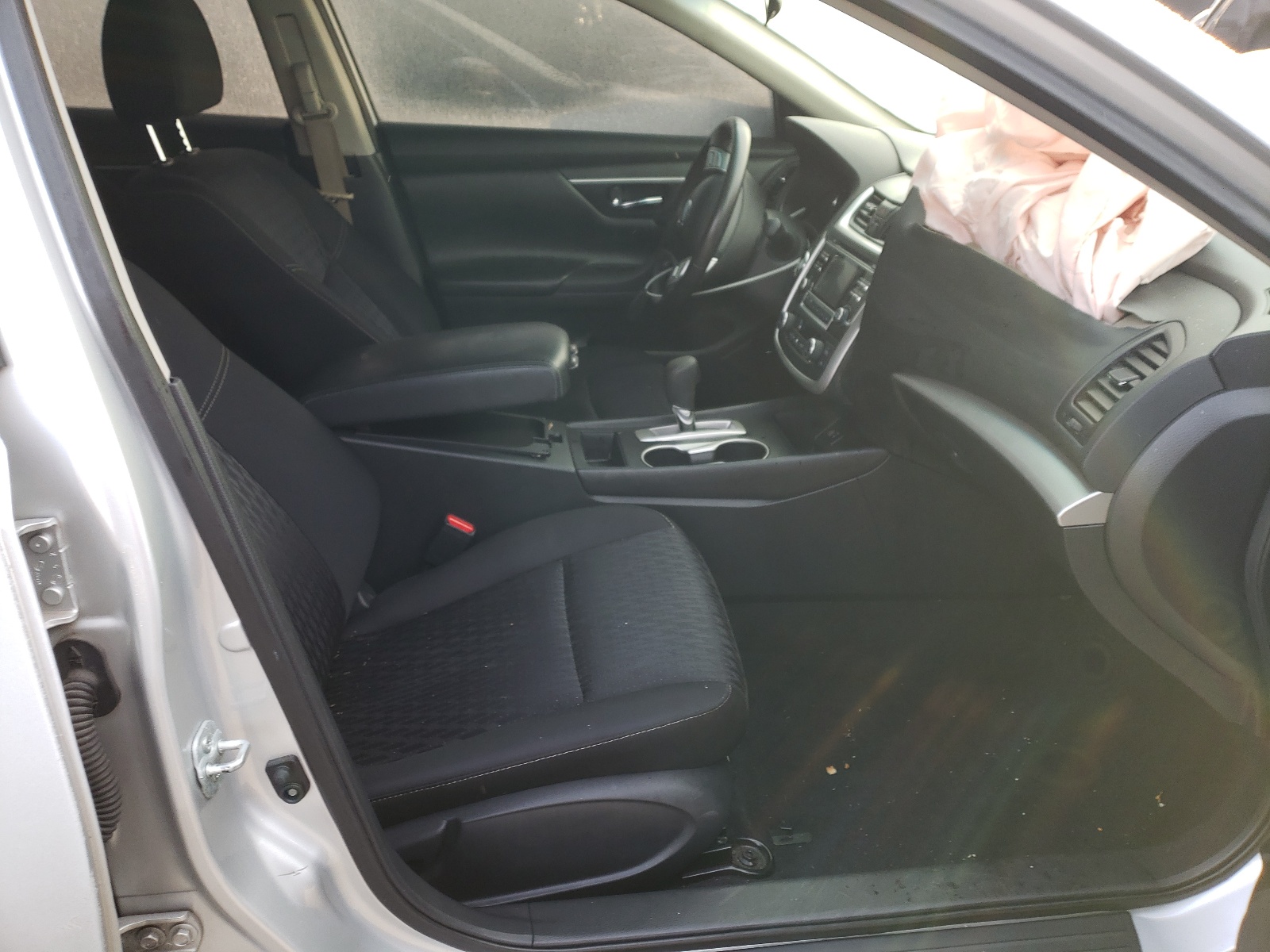 Photo 5 from auction – 2017 NISSAN ALTIMA 2.5 with VIN 1N4AL3AP8HC196813