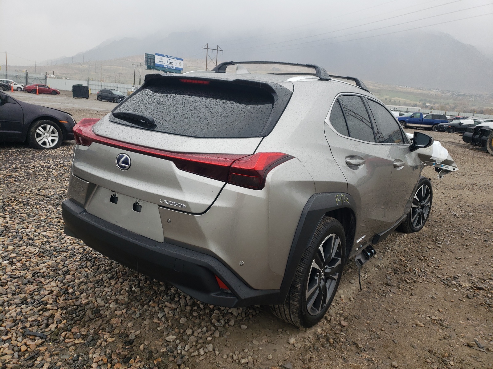 Photo 4 from auction – 2021 LEXUS UX 250H with VIN JTHX9JBH2M2046922