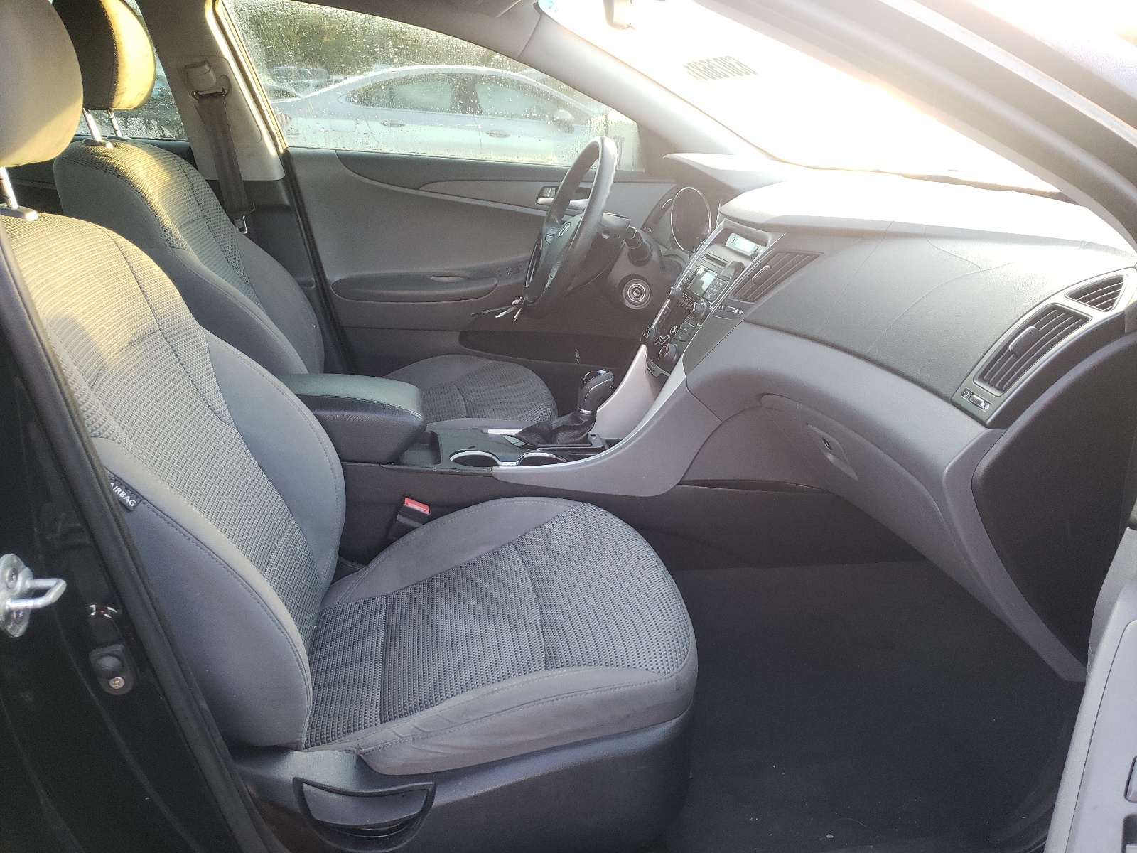 Photo 5 from auction – 2011 HYUNDAI SONATA GLS with VIN 5NPEB4AC4BH022640