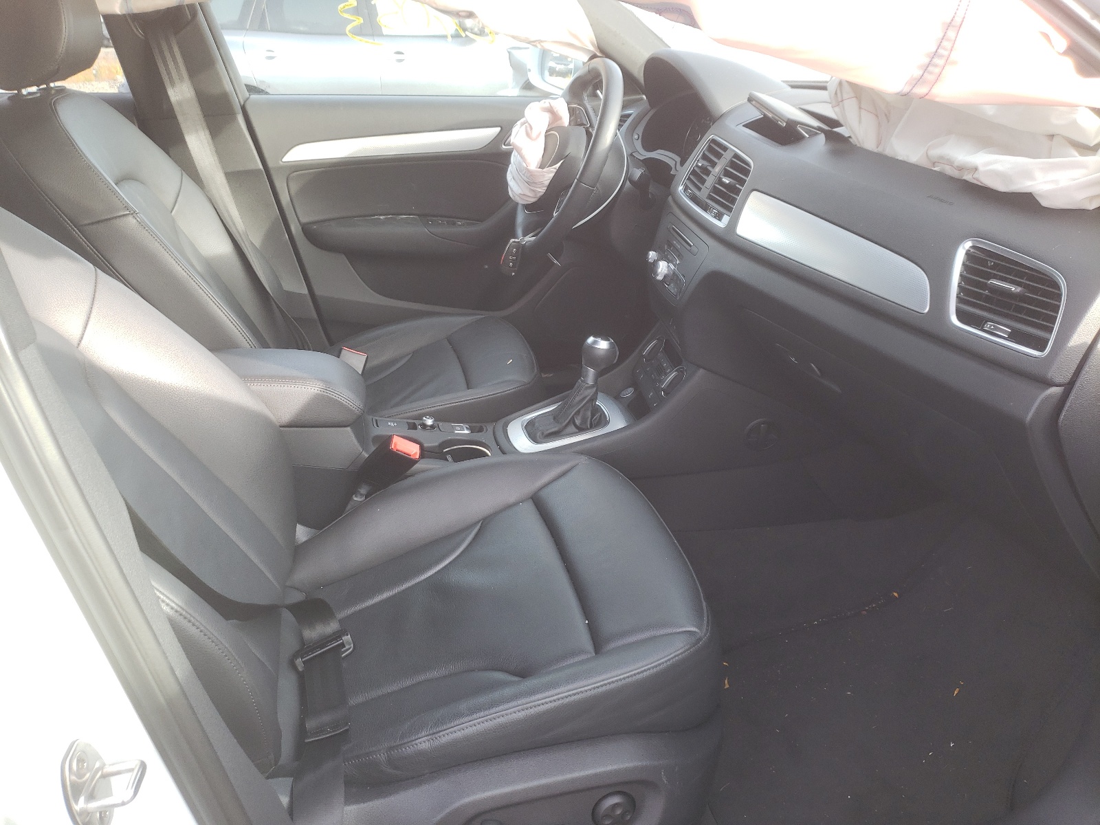 Photo 5 from auction – 2018 AUDI Q3 PREMIUM with VIN WA1BCCFS5JR028197