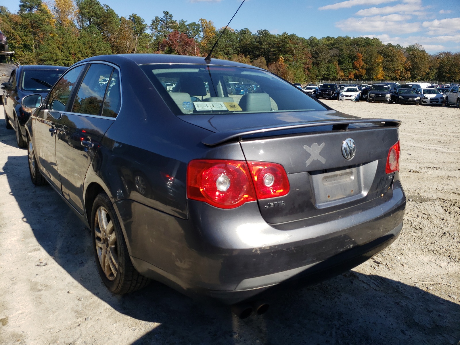 Photo 3 from auction – 2007 VOLKSWAGEN JETTA WOLF with VIN 3VWEG71K57M069846