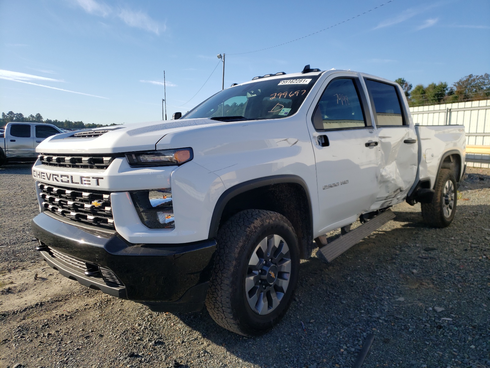 Photo 2 from auction – 2021 CHEVROLET SILVERADO with VIN 1GC4YME78MF299697