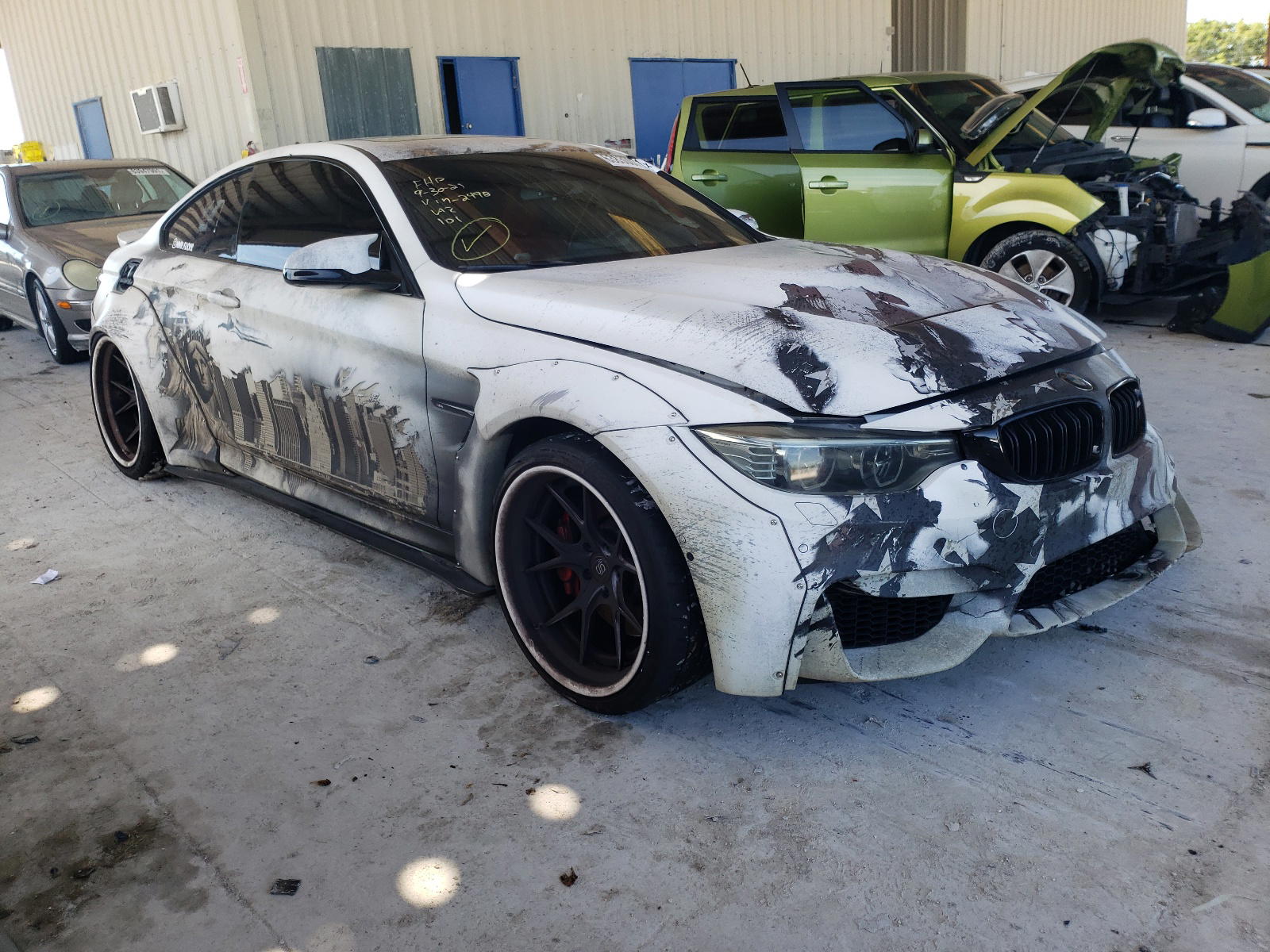 BMW M4 2015 with VIN WBS3R9C51FK332498 - Photo from auction