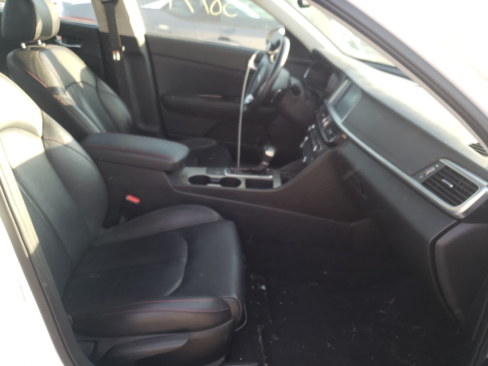 Photo 5 from auction – 2016 KIA OPTIMA SX with VIN 5XXGW4L22GG085658