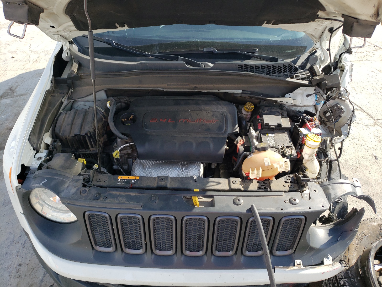 Photo 7 from auction – 2016 JEEP RENEGADE T with VIN ZACCJBCT5GPC62306