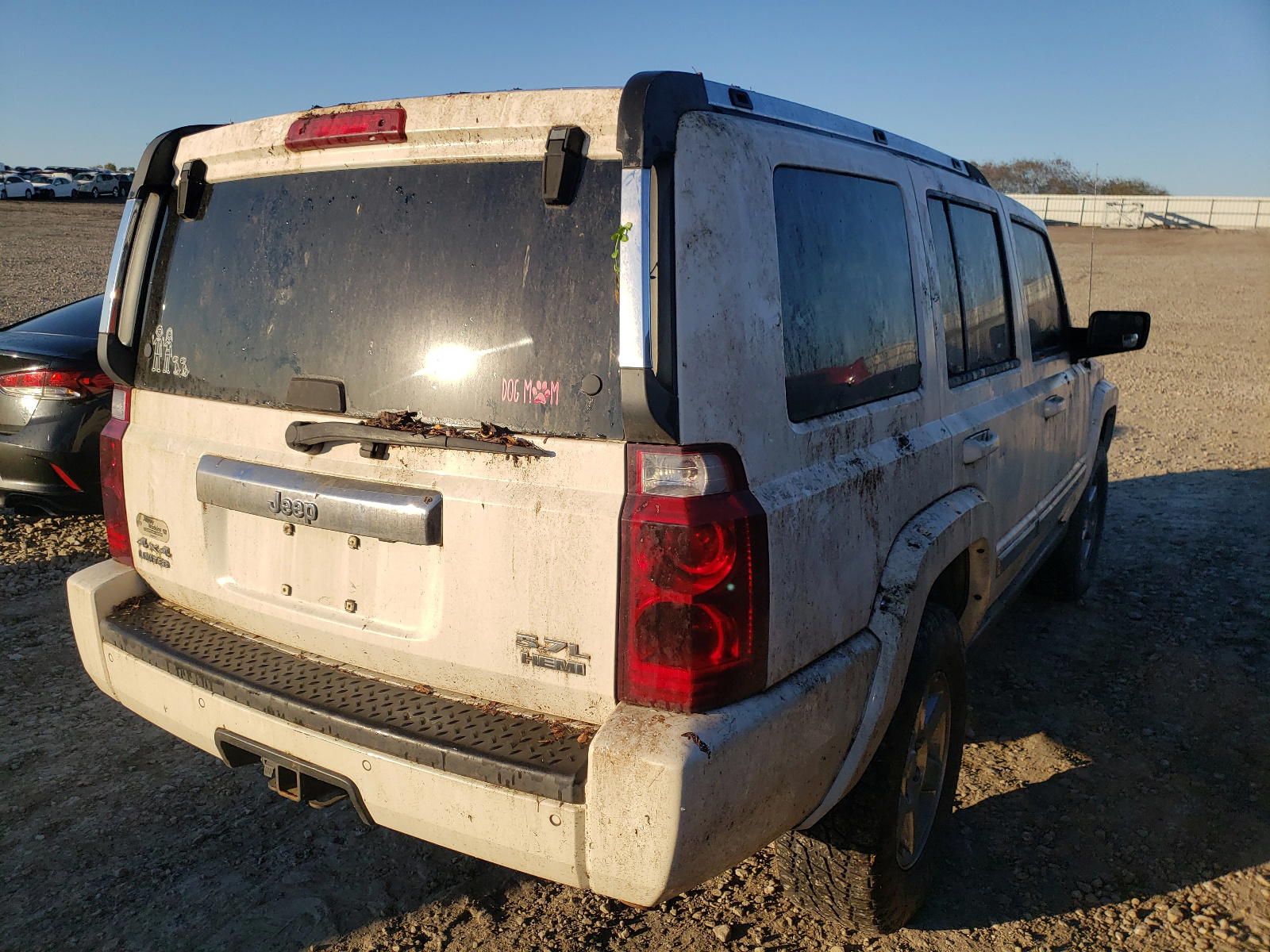Photo 4 from auction – 2006 JEEP COMMANDER with VIN 1J8HG58206C215475