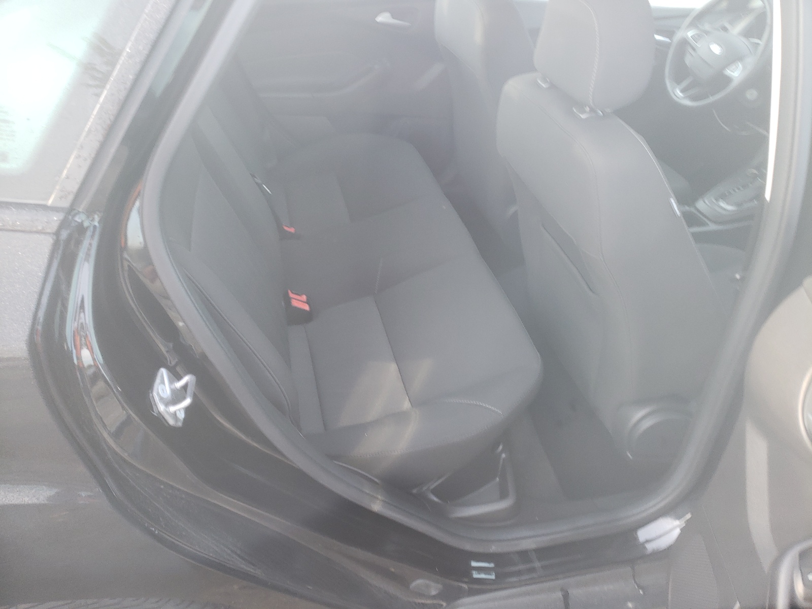 Foto 6 de la subasta – 2018 FORD FOCUS SE con VIN 1FADP3F29JL203076