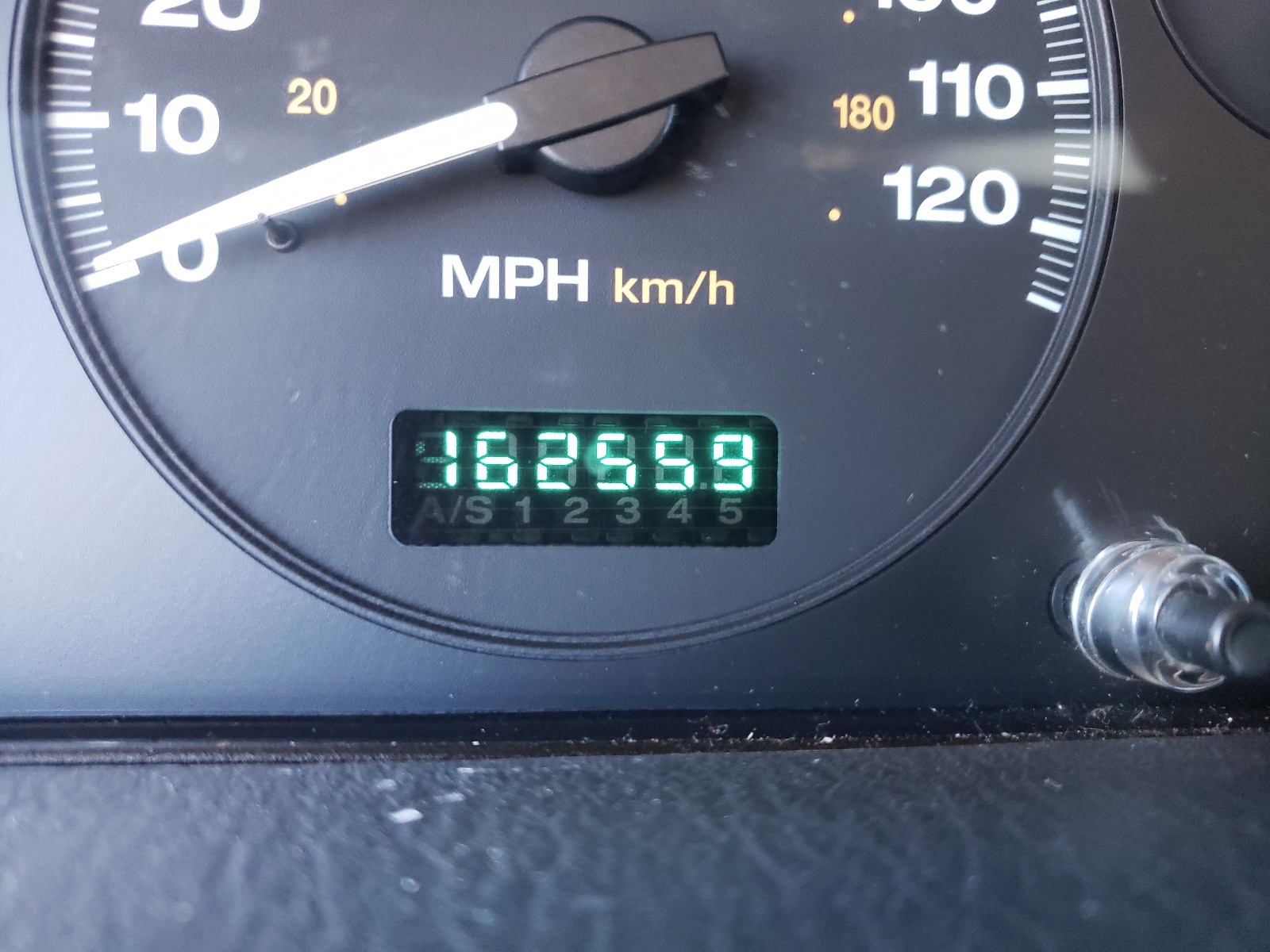 Photo 8 from auction – 2002 JEEP GRAND CHER with VIN 1J4GW48S92C146614