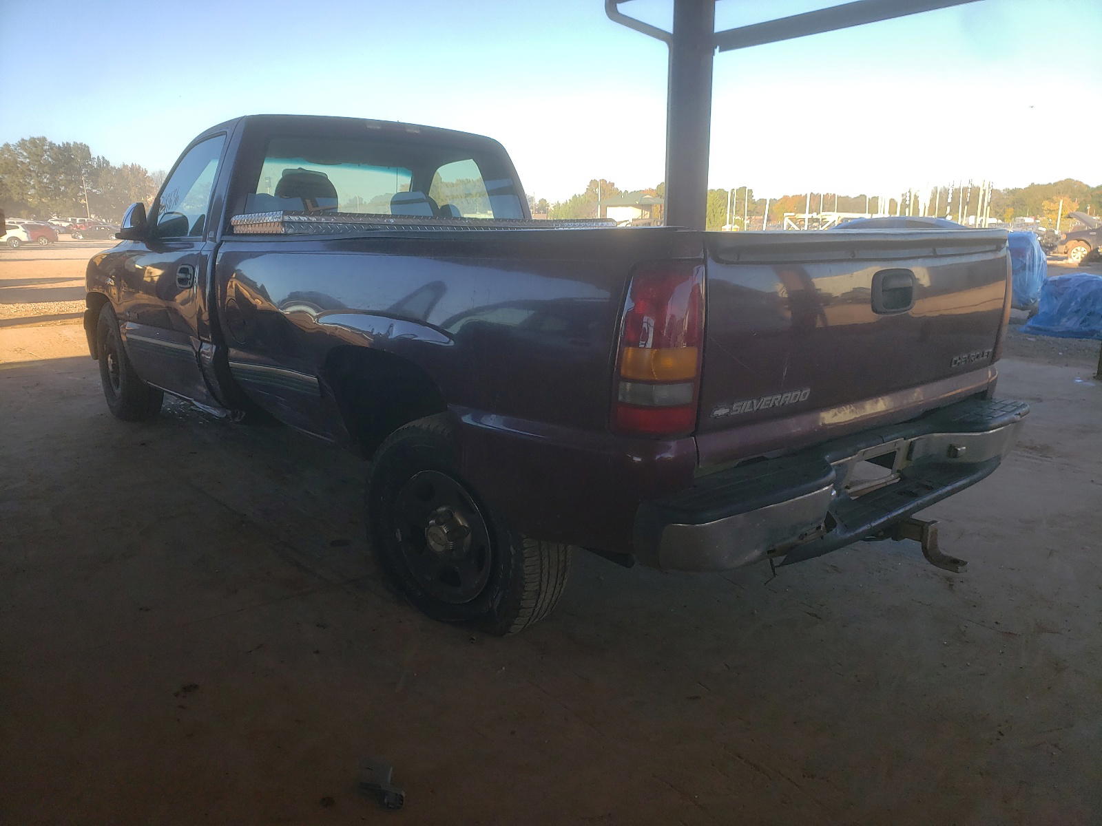 Photo 3 from auction – 2000 CHEVROLET SILVERADO with VIN 1GCEC14V2YE301294