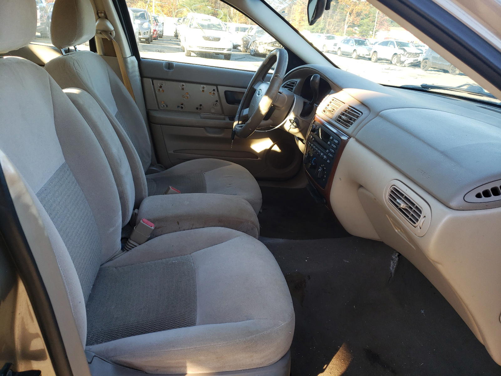 Photo 5 from auction – 2005 FORD TAURUS with VIN 1FAFP56U45A300239