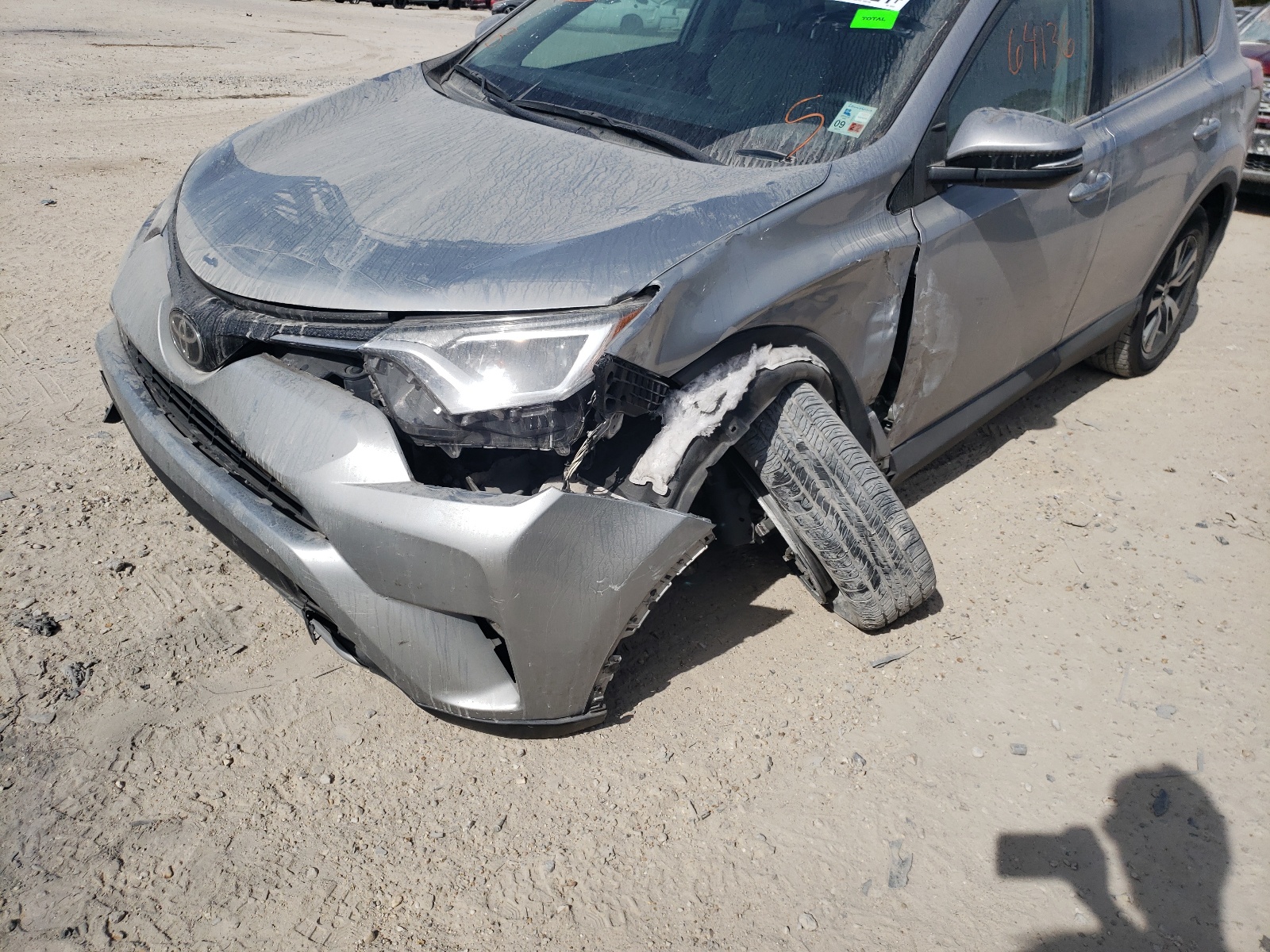 Photo 9 from auction – 2017 TOYOTA RAV4 XLE with VIN 2T3WFREV7HW359581