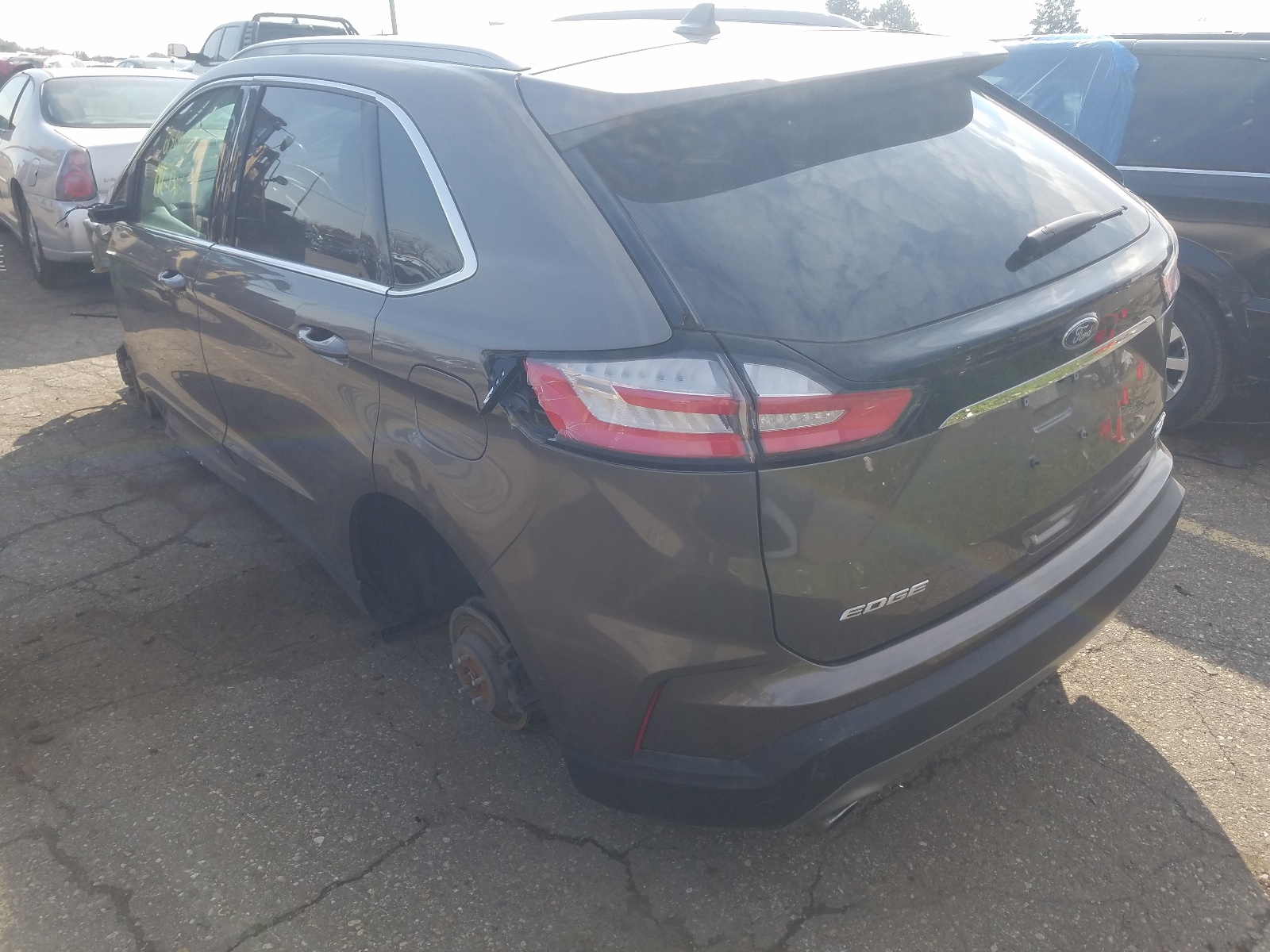 Photo 3 from auction – 2019 FORD EDGE SEL with VIN 2FMPK4J93KBB17761