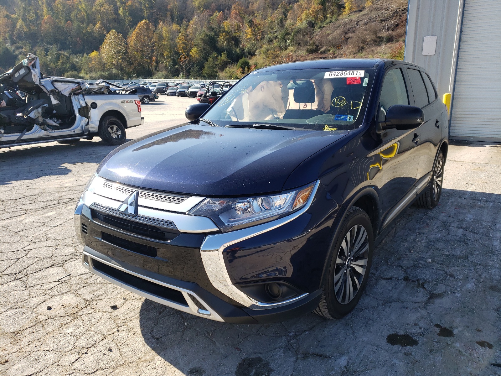 Photo 2 from auction – 2019 MITSUBISHI OUTLANDER with VIN JA4AZ3A37KZ012790