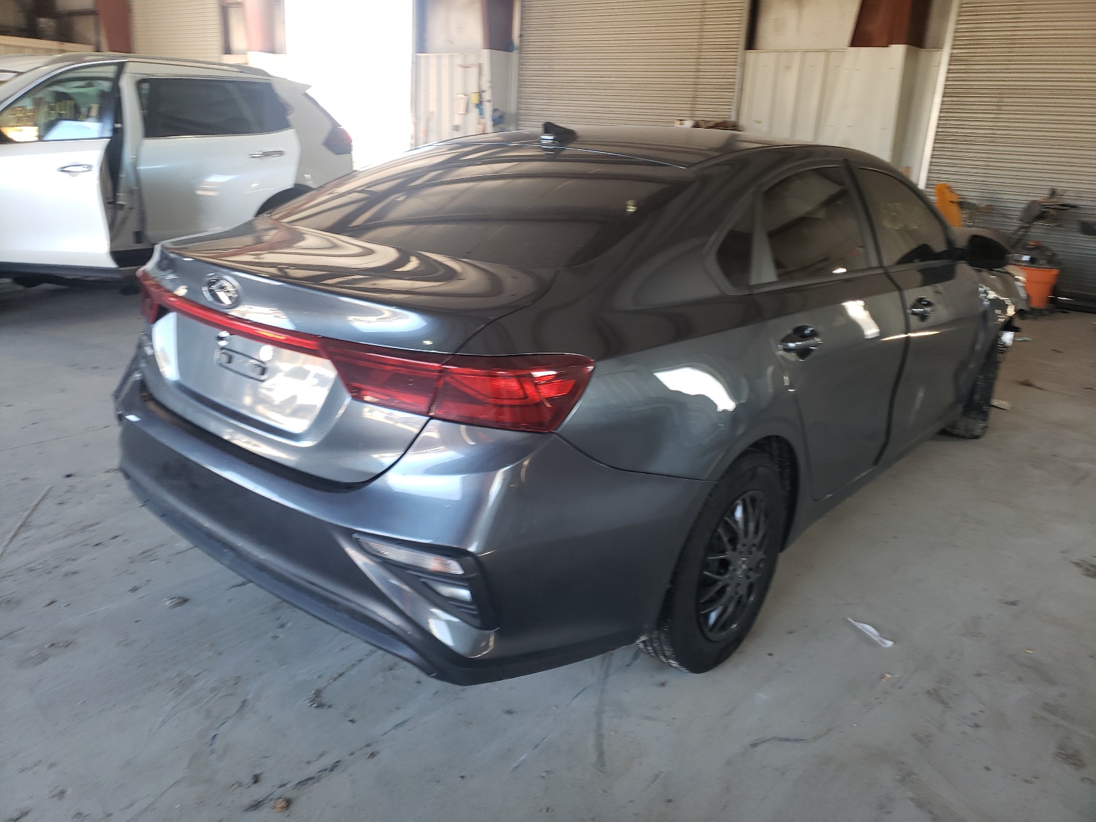 Photo 4 from auction – 2019 KIA FORTE FE with VIN 3KPF24AD0KE079760