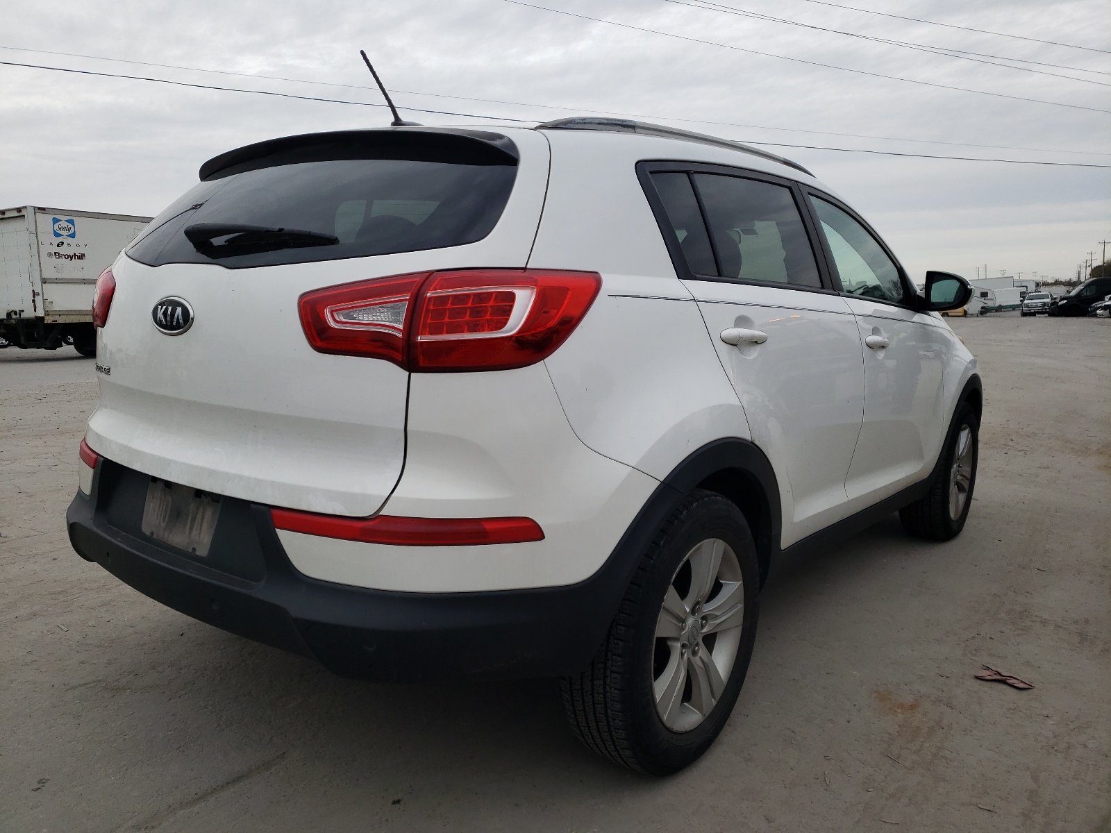 Photo 4 from auction – 2011 KIA SPORTAGE L with VIN KNDPB3A20B7015957