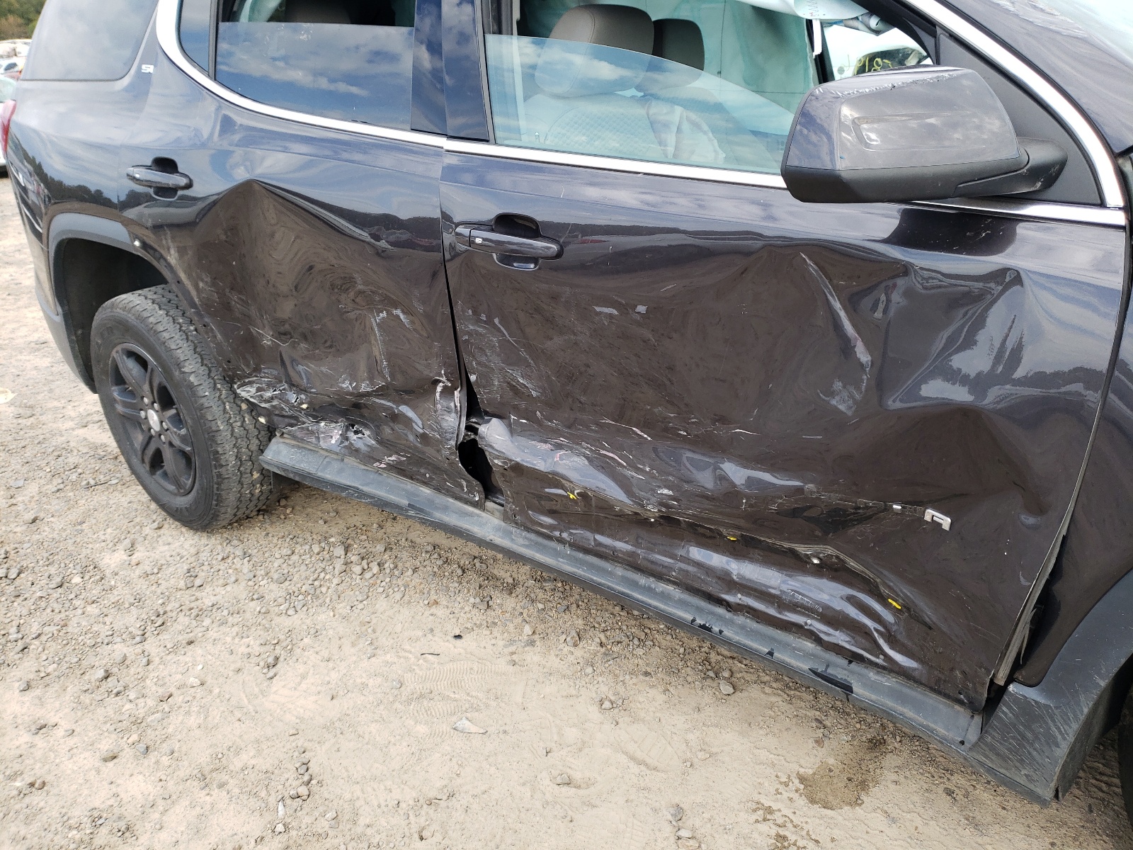Photo 9 from auction – 2019 GMC ACADIA SLE with VIN 1GKKNKLAXKZ122099