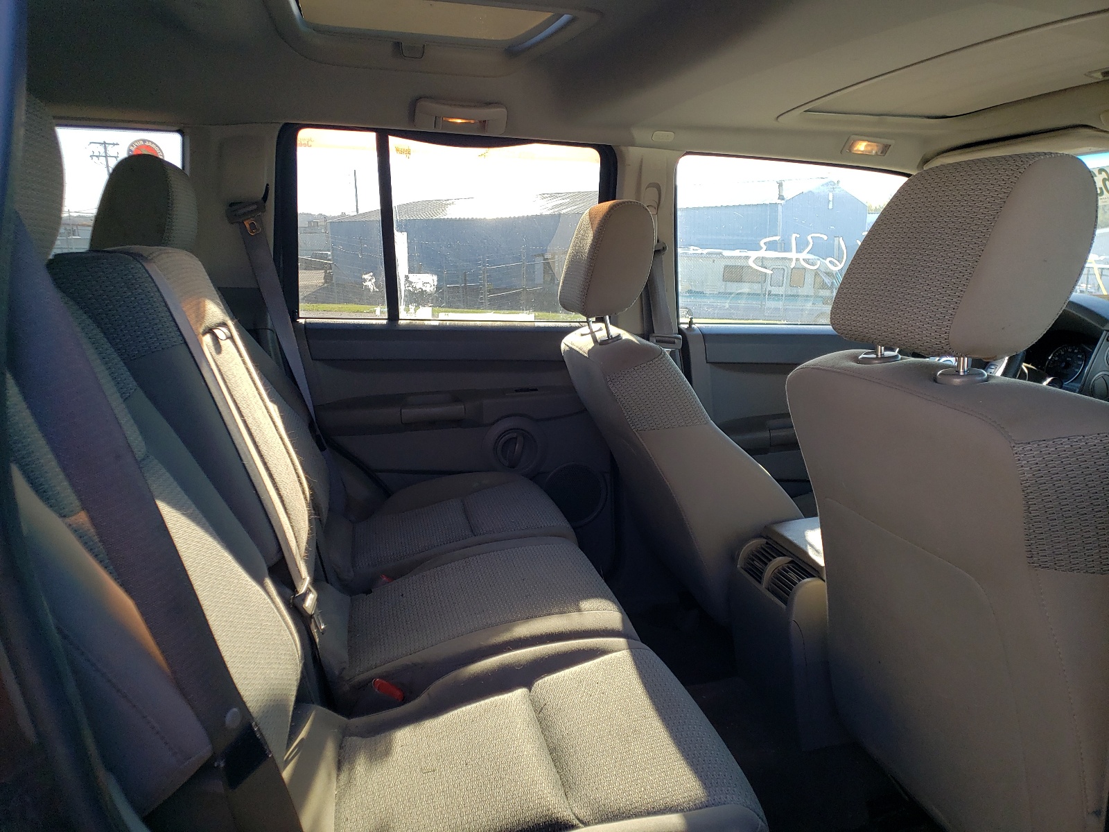 Photo 6 from auction – 2006 JEEP COMMANDER with VIN 1J8HG48N56C245480