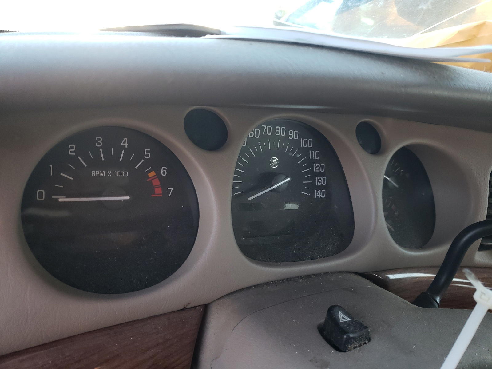 Photo 8 from auction – 2002 BUICK LESABRE CU with VIN 1G4HP54K02U265029