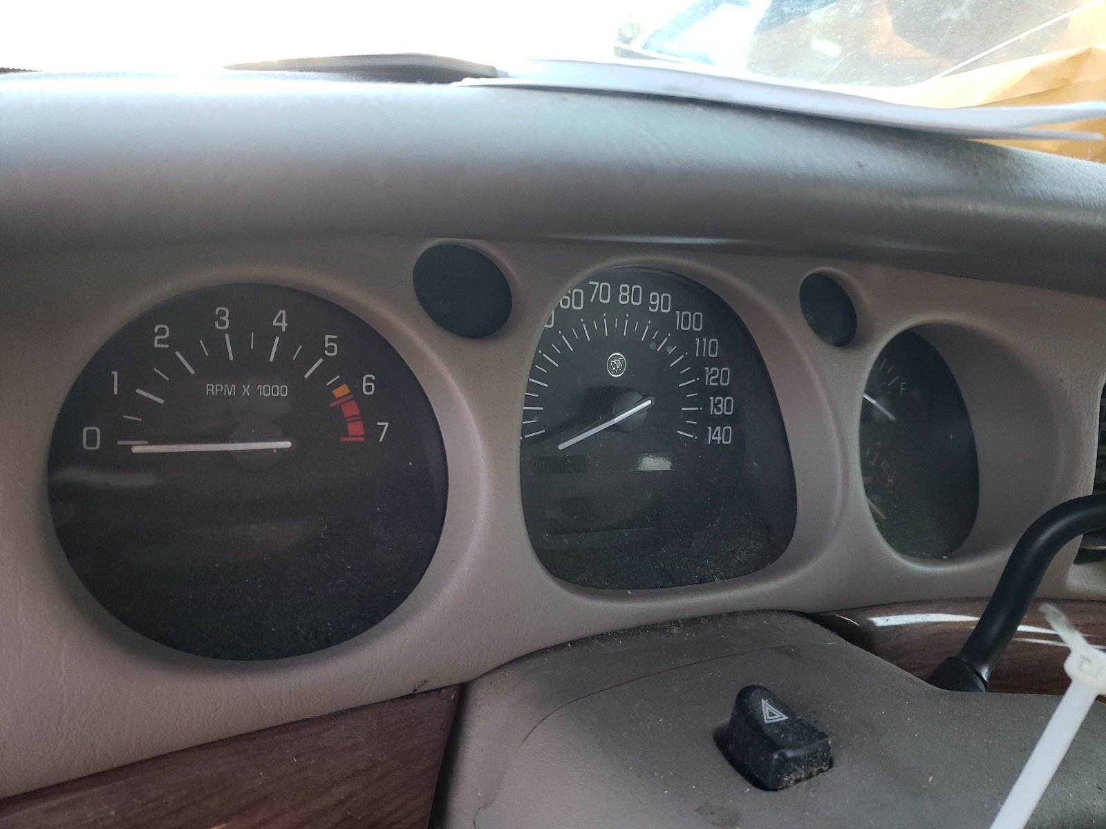 Zdjęcie 8 z aukcji – 2002 BUICK LESABRE CU z VIN 1G4HP54K02U265029