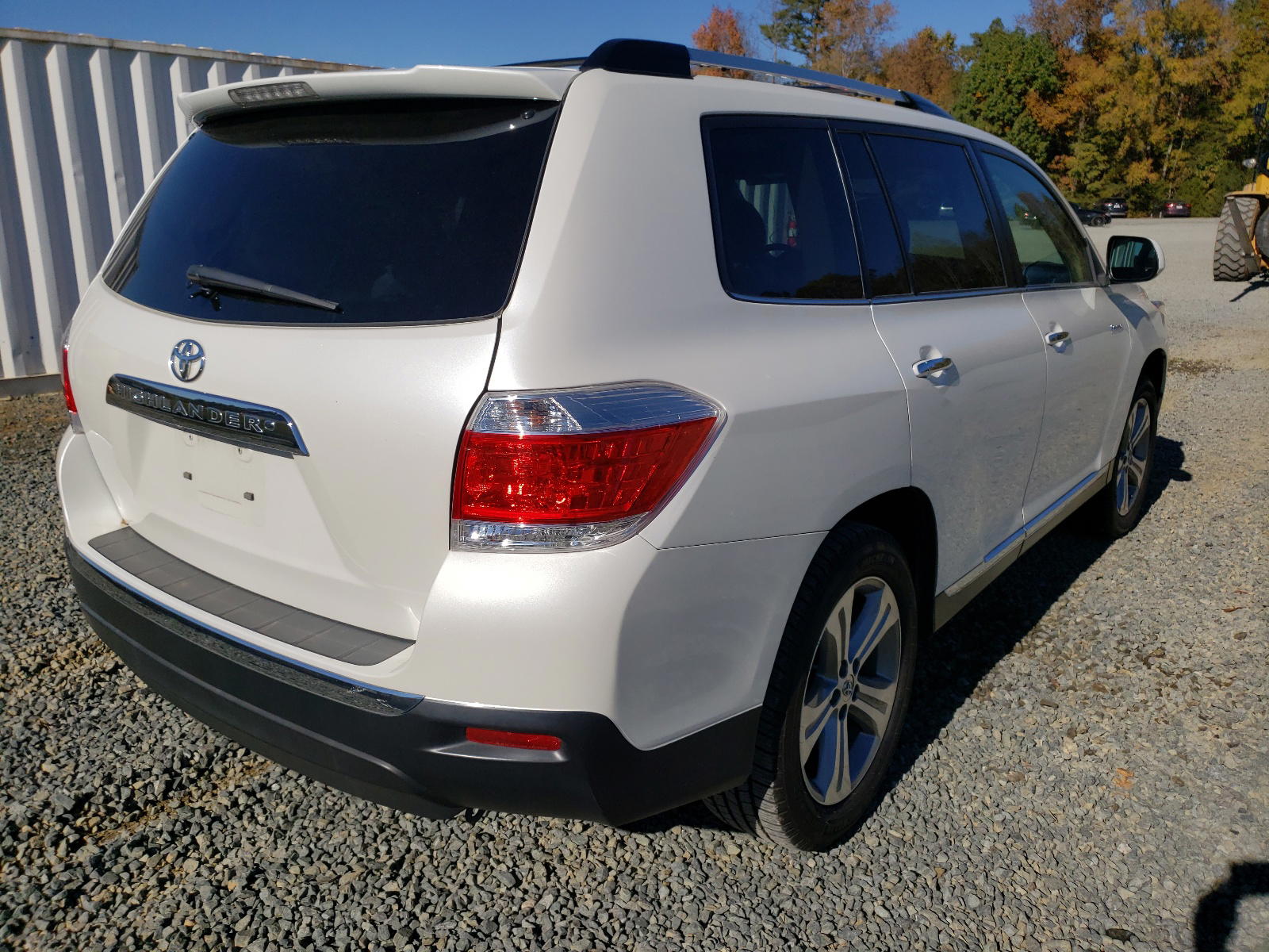 Photo 4 from auction – 2013 TOYOTA HIGHLANDER with VIN 5TDYK3EH2DS121855