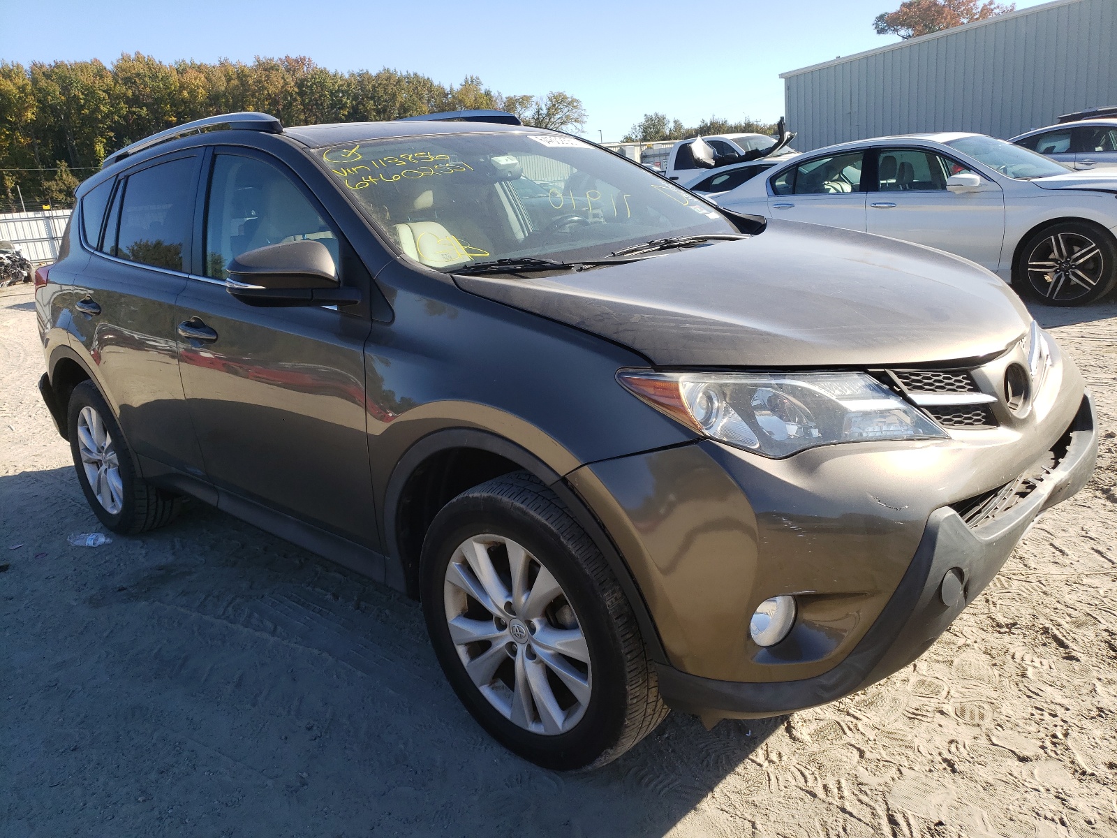 Photo 1 from auction – 2014 TOYOTA RAV4 LIMIT with VIN 2T3YFREV1EW113856