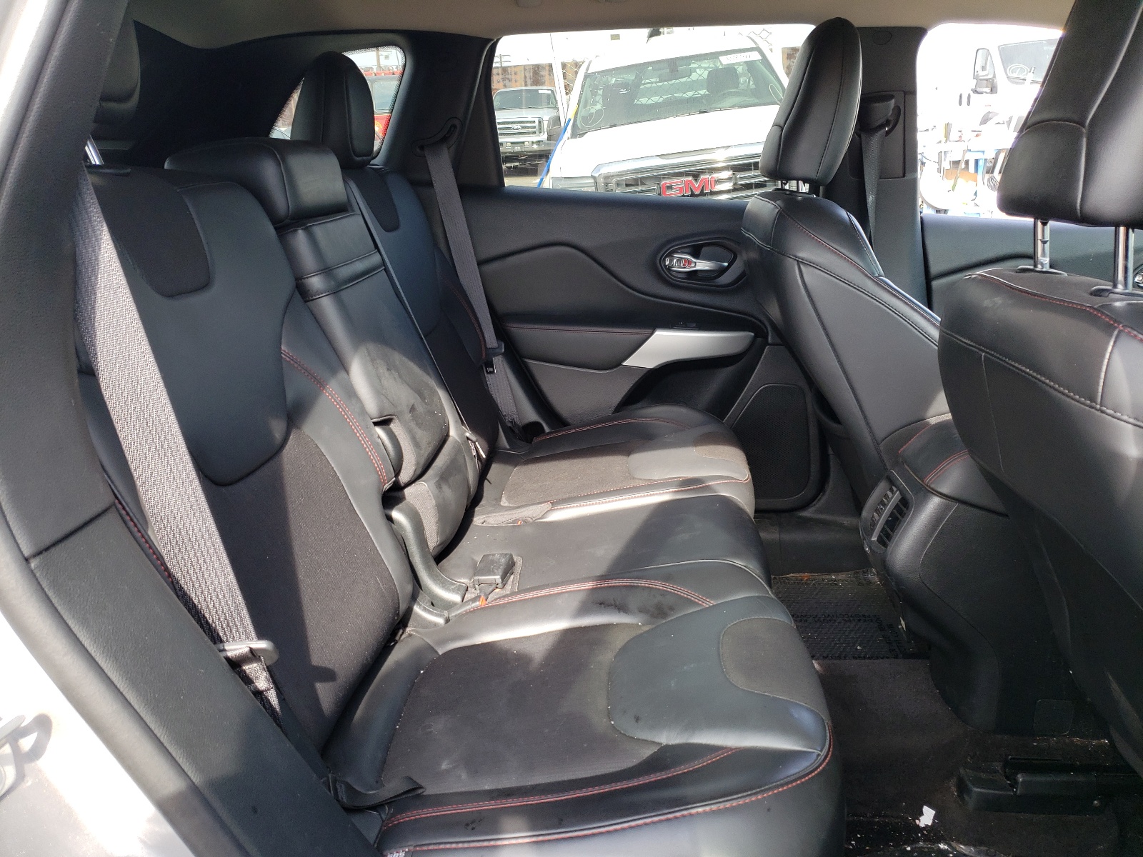Photo 6 from auction – 2018 JEEP CHEROKEE T with VIN 1C4PJMBX6JD508853
