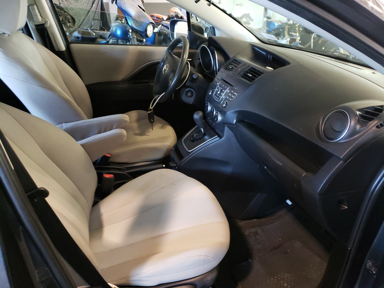 Photo 5 from auction – 2015 MAZDA 5 SPORT with VIN JM1CW2BL0F0181737