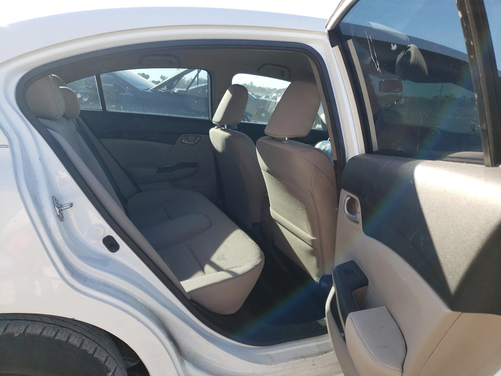 Photo 6 from auction – 2014 HONDA CIVIC LX with VIN 19XFB2F52EE014452