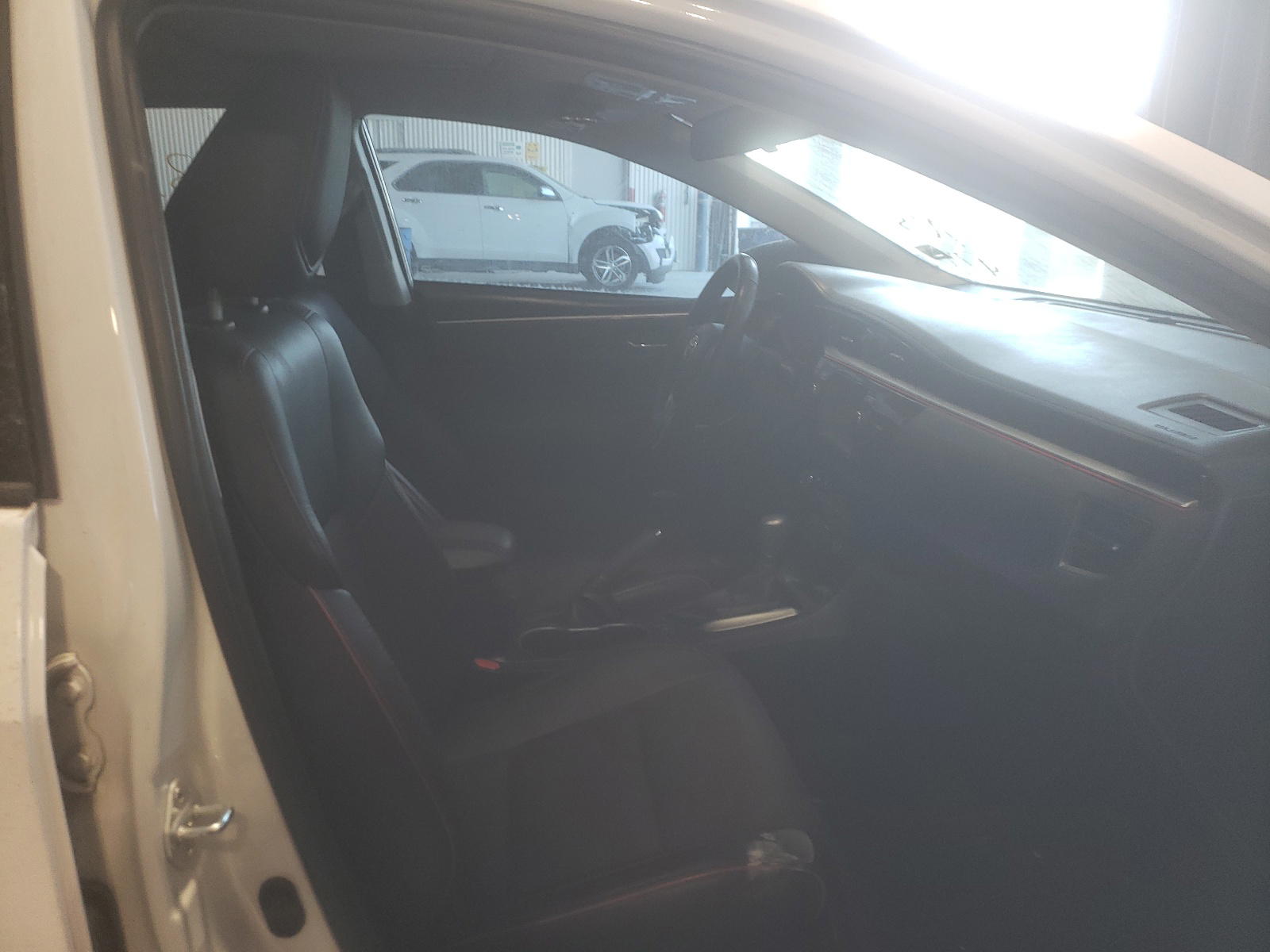 Photo 5 from auction – 2016 TOYOTA COROLLA with VIN 2T1BURHE3GC509792