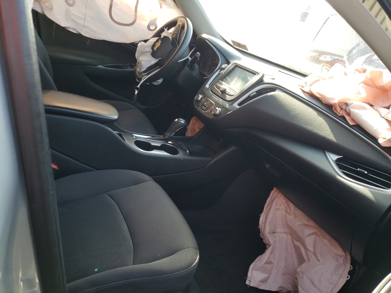 Photo 5 from auction – 2017 CHEVROLET MALIBU LS with VIN 1G1ZB5ST5HF257792