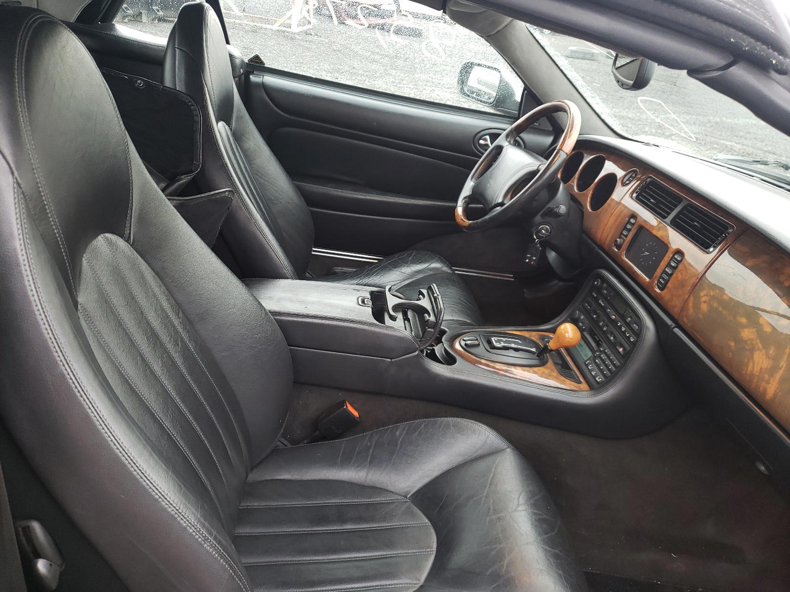 Photo 5 from auction – 2000 JAGUAR XKR with VIN SAJJA42B0YPA06069