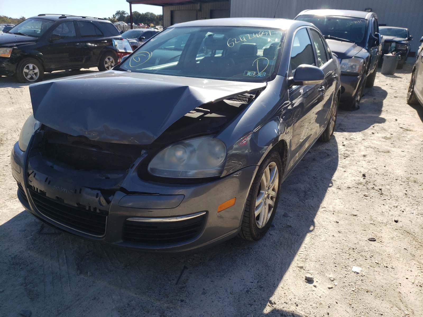 Photo 2 from auction – 2007 VOLKSWAGEN JETTA WOLF with VIN 3VWEG71K57M069846