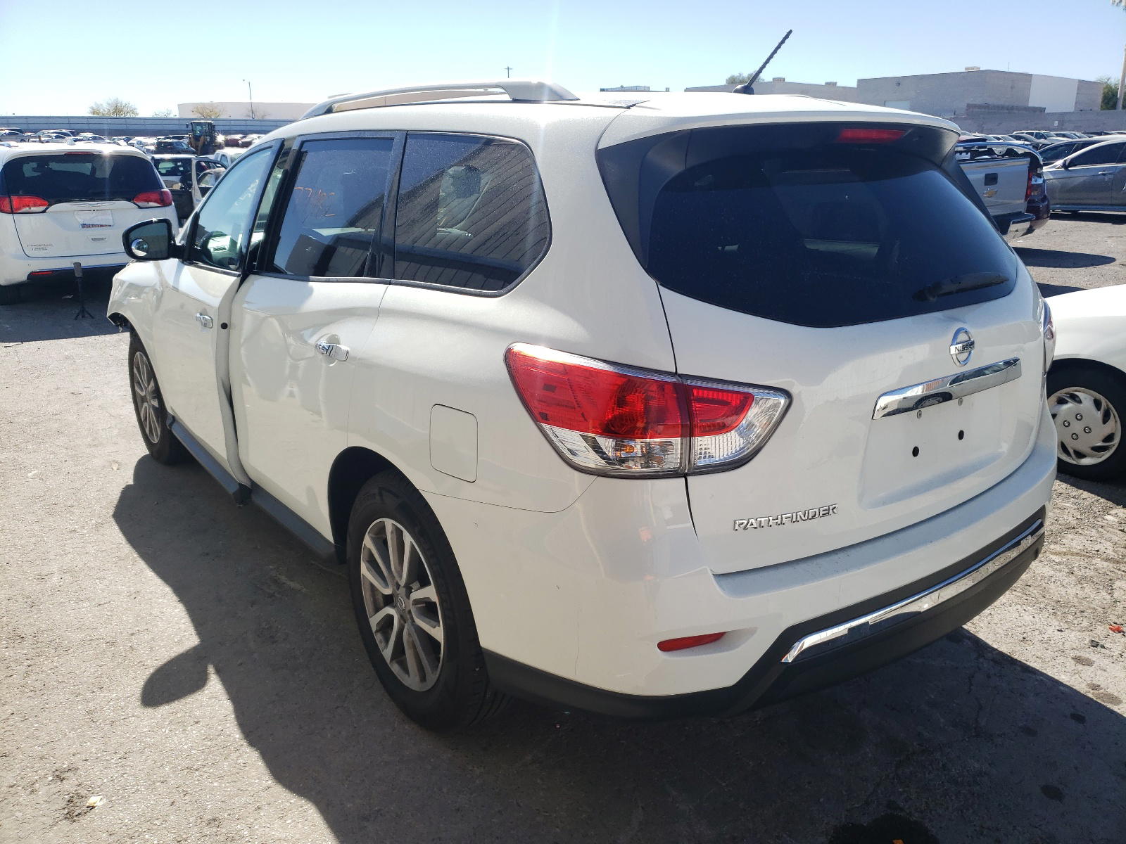 Photo 3 from auction – 2016 NISSAN PATHFINDER with VIN 5N1AR2MN3GC645869