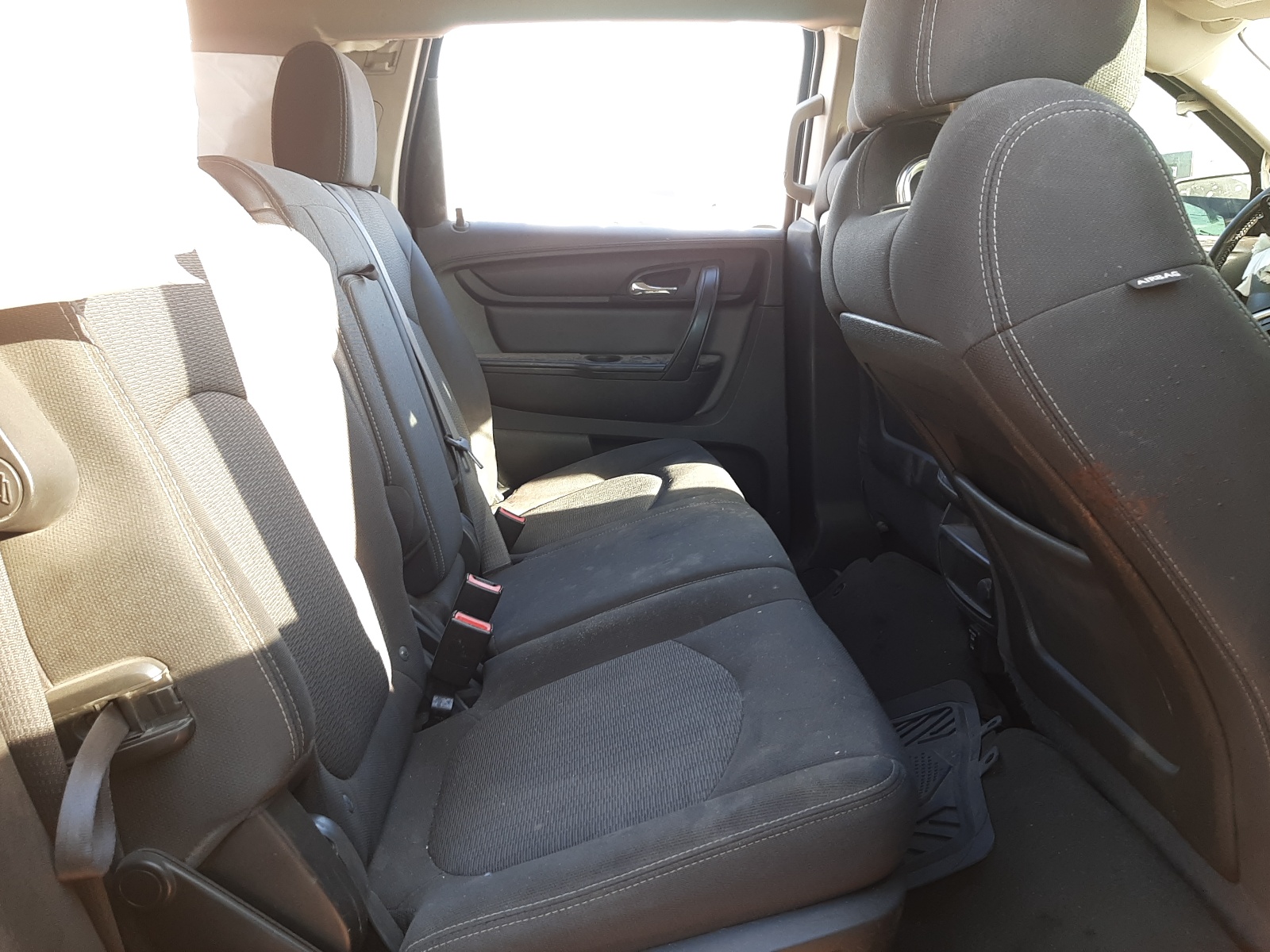 Photo 6 from auction – 2015 CHEVROLET TRAVERSE L with VIN 1GNKRGKD4FJ240766