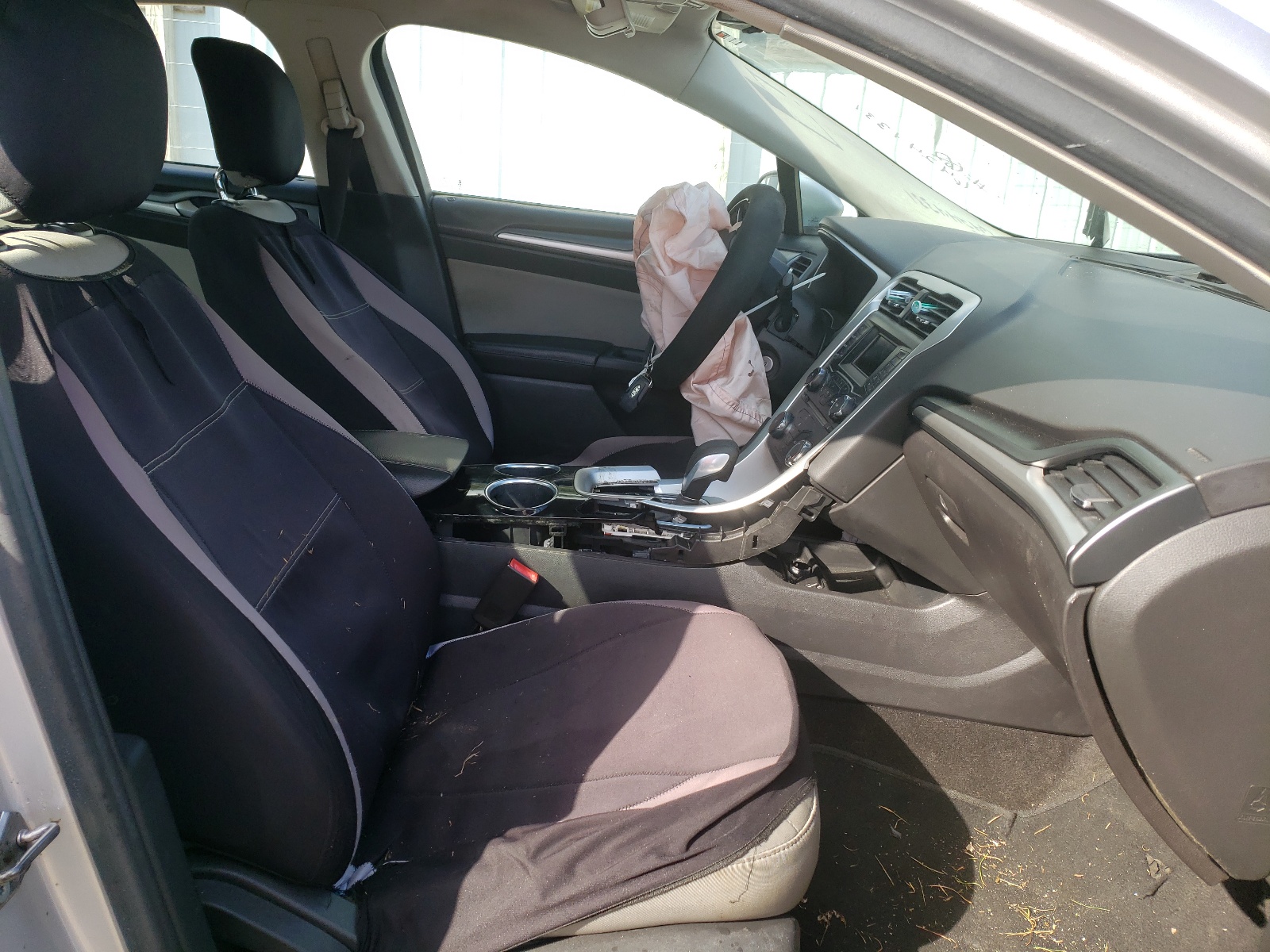 Photo 5 from auction – 2013 FORD FUSION S with VIN 3FA6P0G76DR312232
