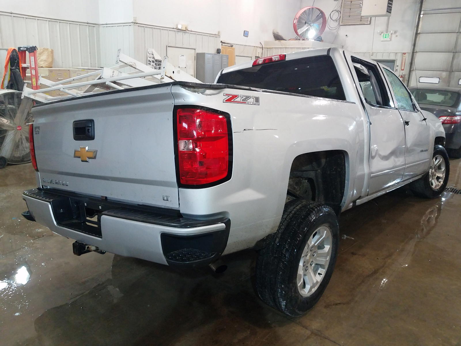 Photo 4 from auction – 2016 CHEVROLET SILVERADO with VIN 3GCUKREC3GG372618