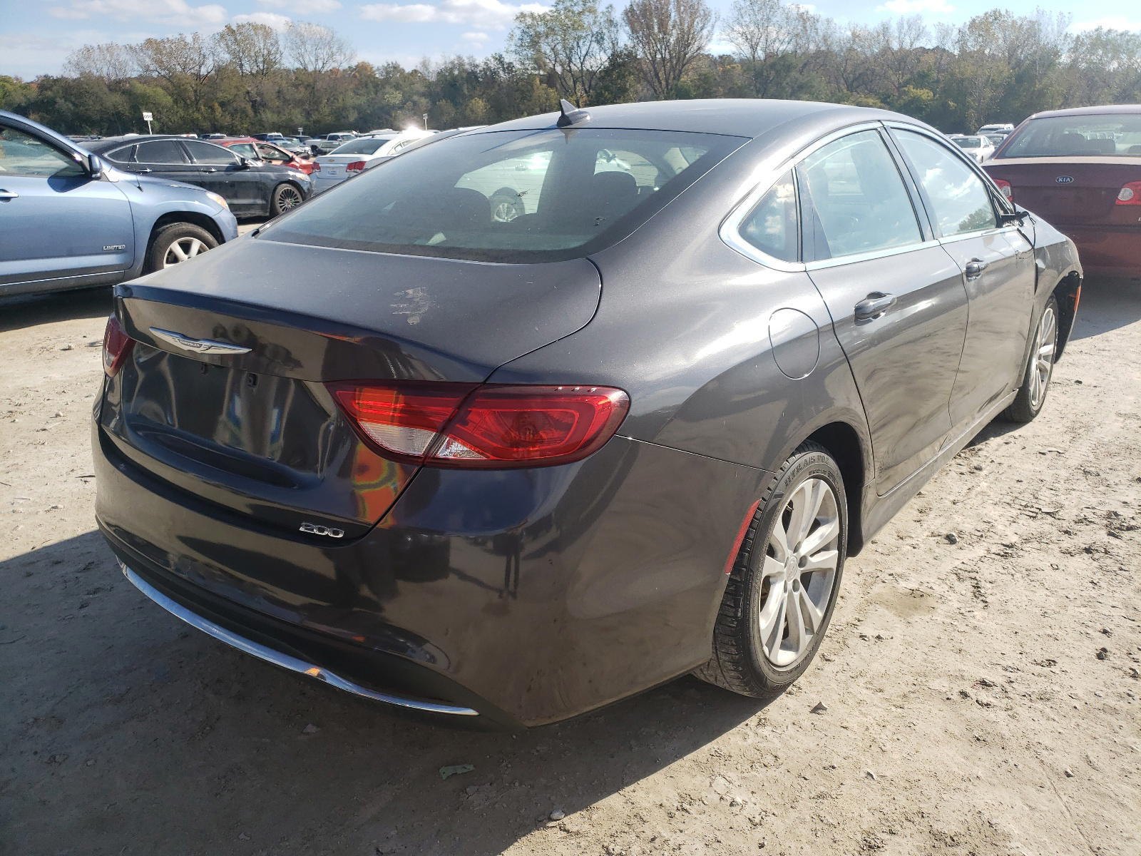 Photo 4 from auction – 2015 CHRYSLER 200 LIMITE with VIN 1C3CCCAB7FN600343