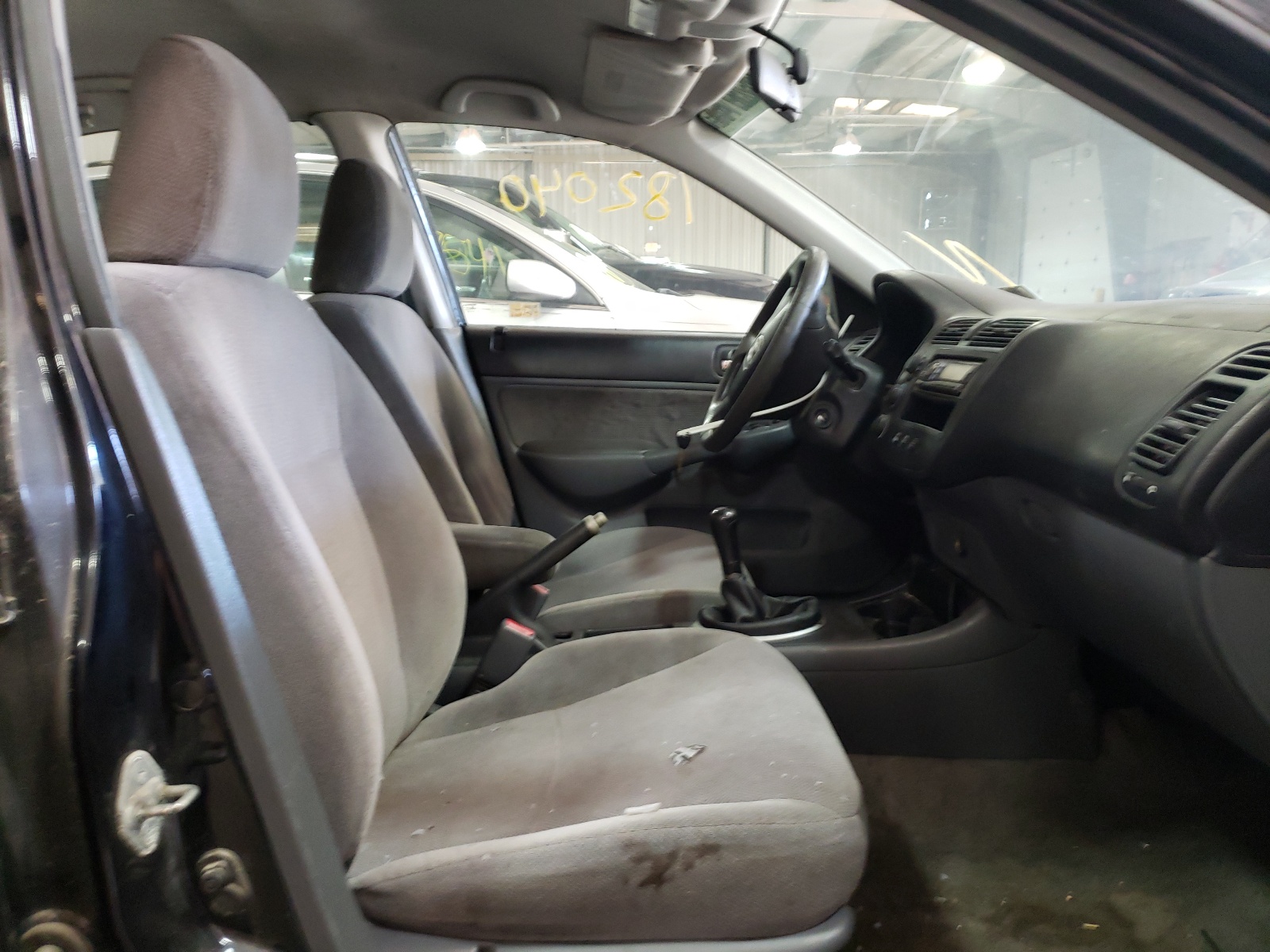 Photo 5 from auction – 2002 HONDA CIVIC LX with VIN 2HGES15562H581711
