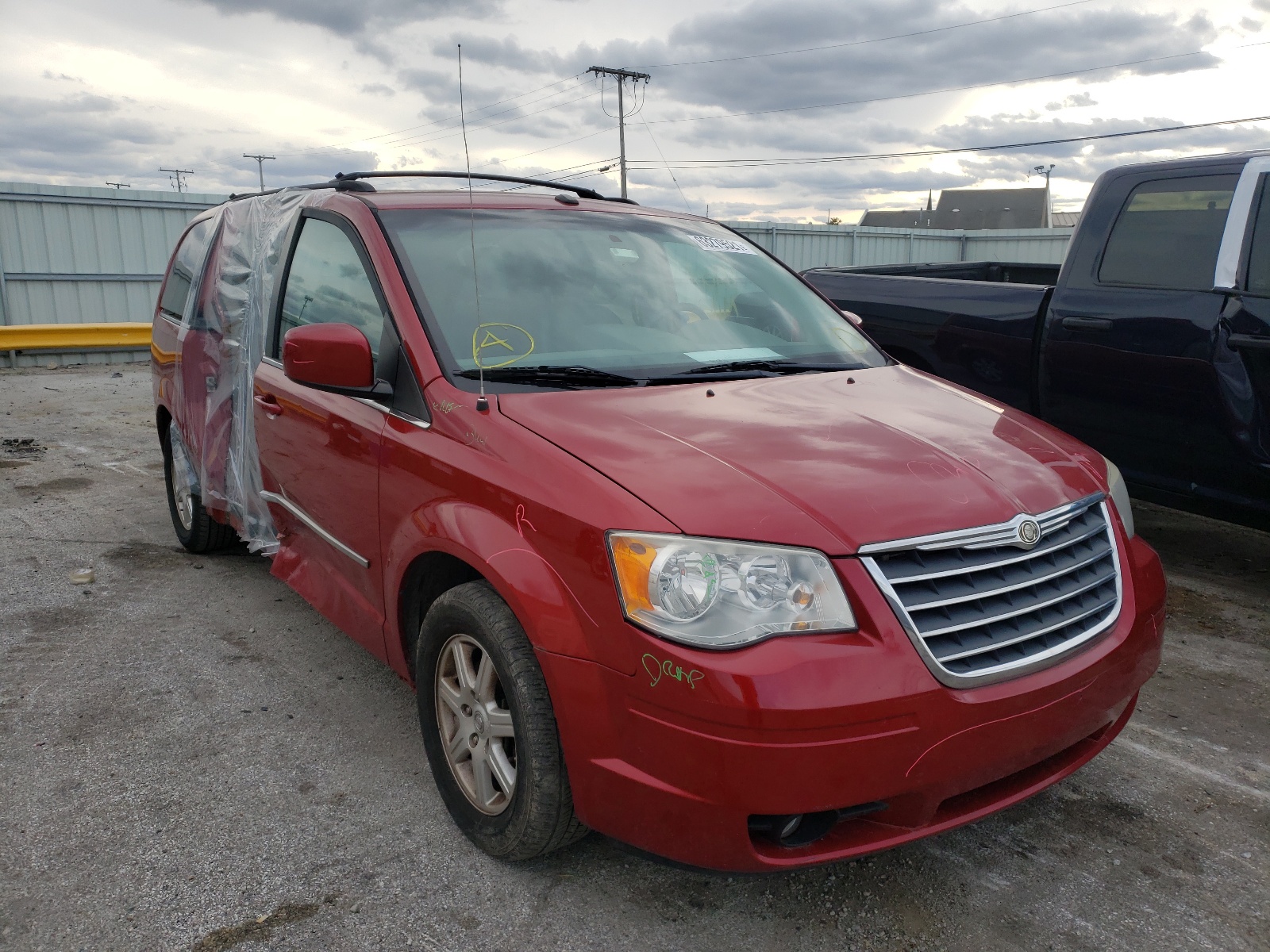 Photo 1 from auction – 2010 CHRYSLER TOWN & COU with VIN 2A4RR5DX6AR241712