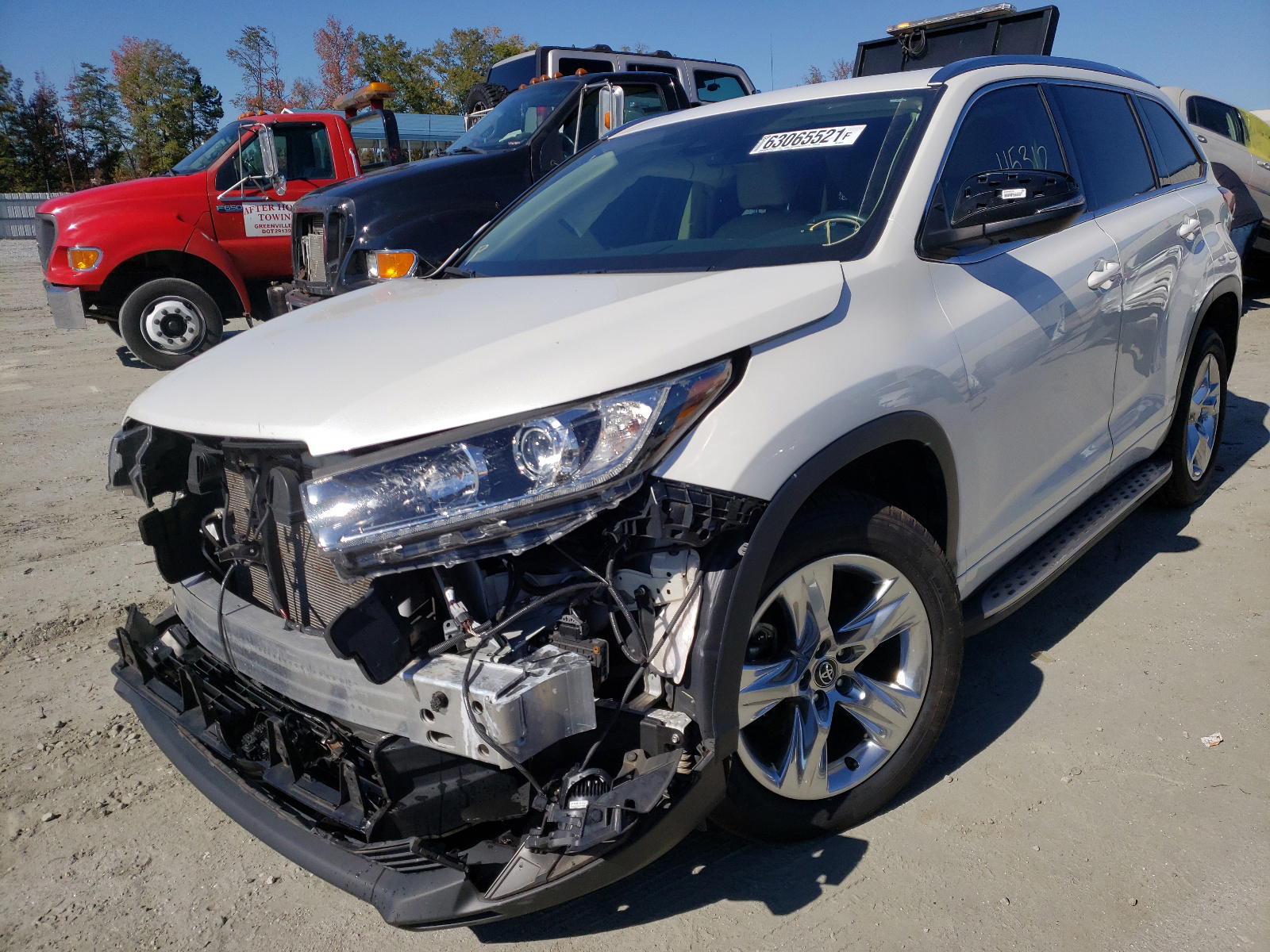 Photo 2 from auction – 2018 TOYOTA HIGHLANDER with VIN 5TDYZRFH7JS280038